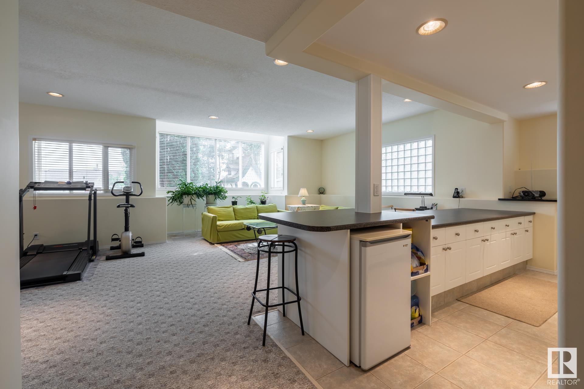 6 EVEREST Crescent