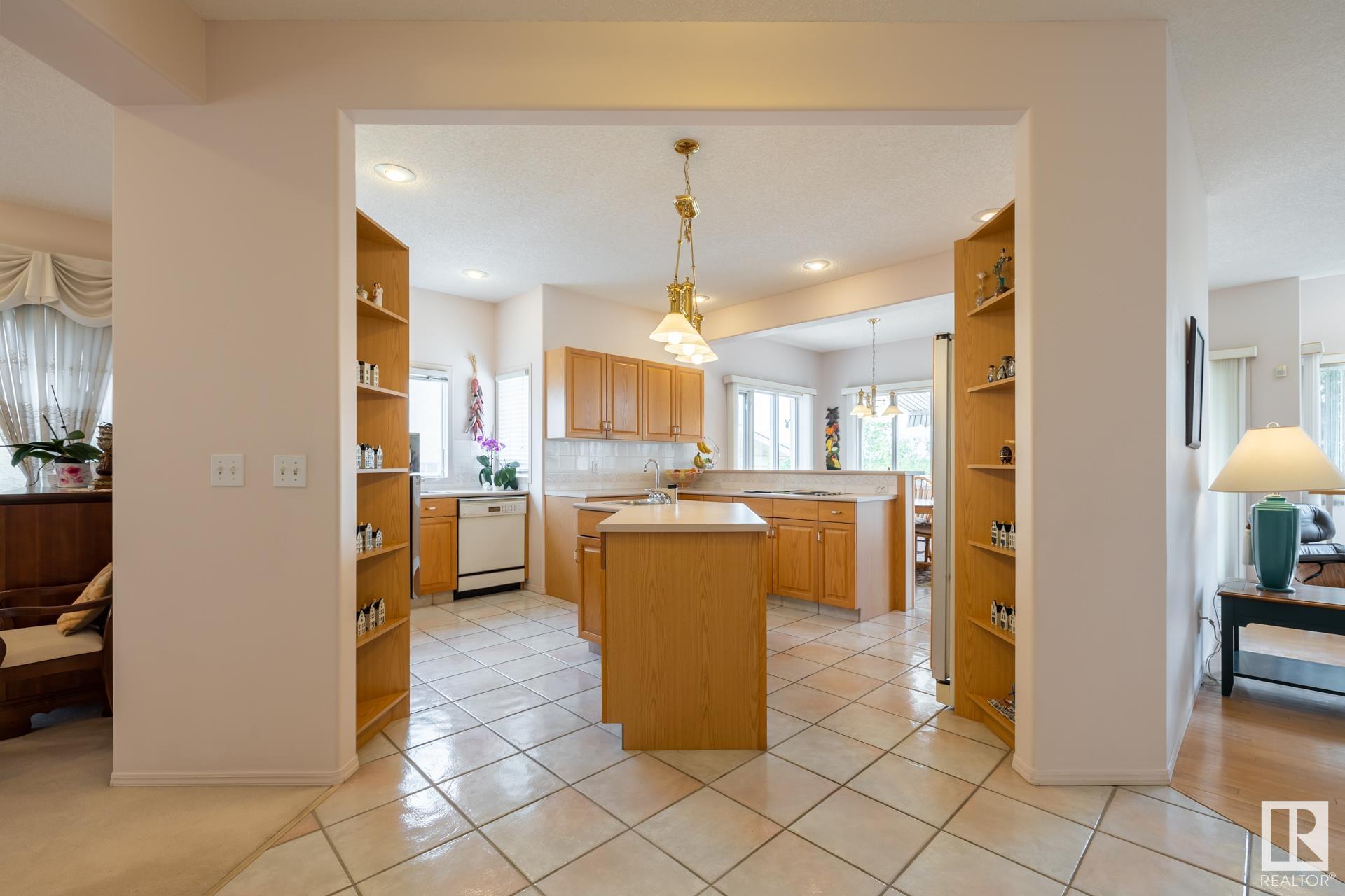 6 EVEREST Crescent