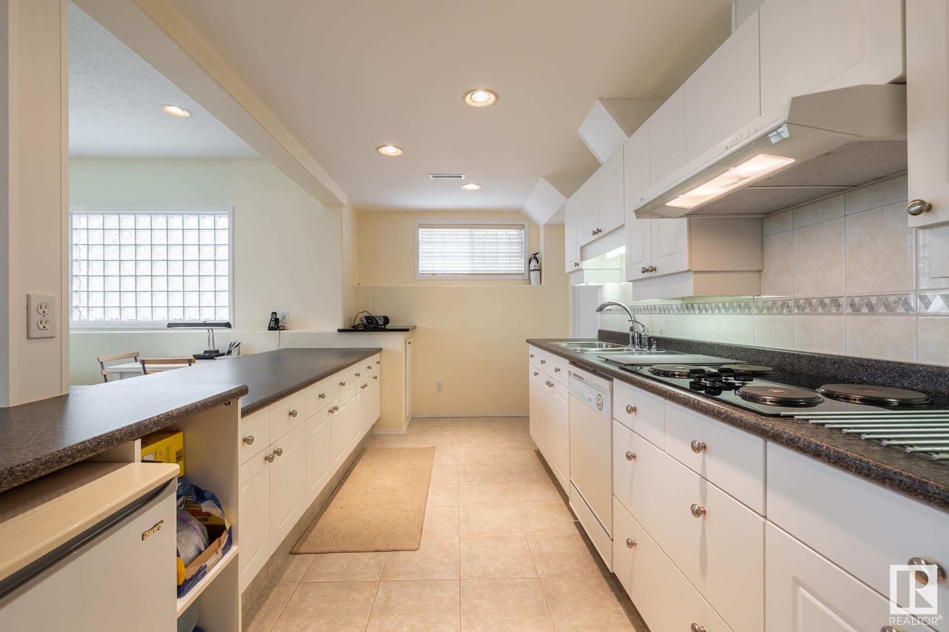 6 EVEREST Crescent