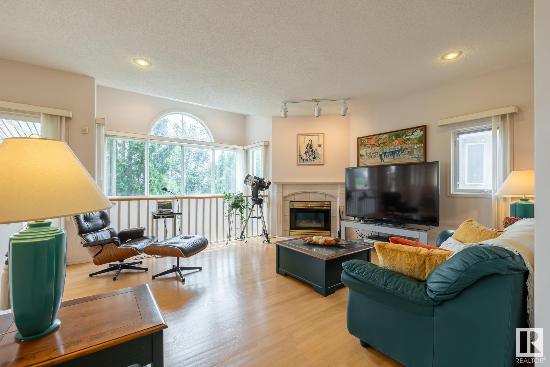 6 EVEREST Crescent