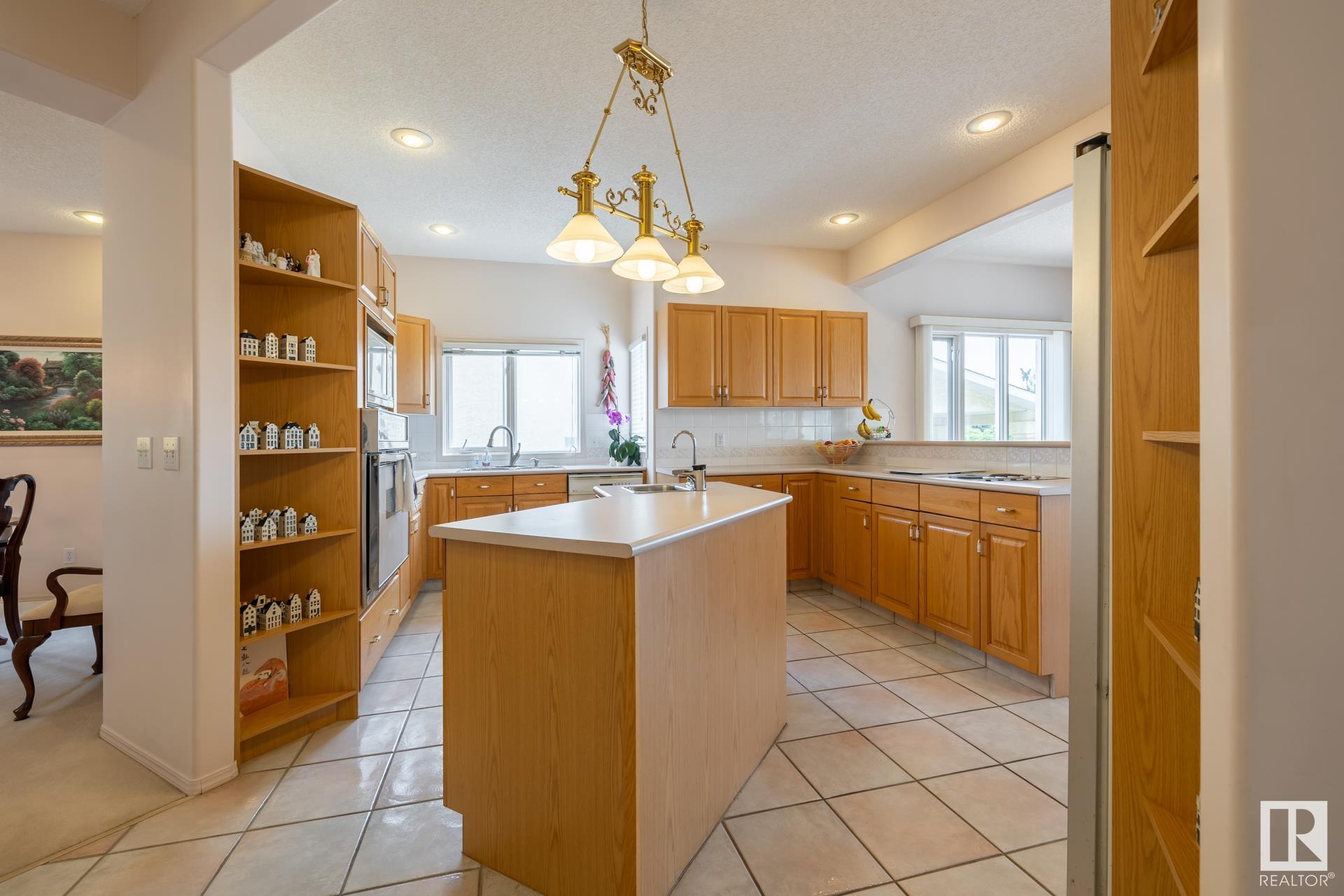 6 EVEREST Crescent