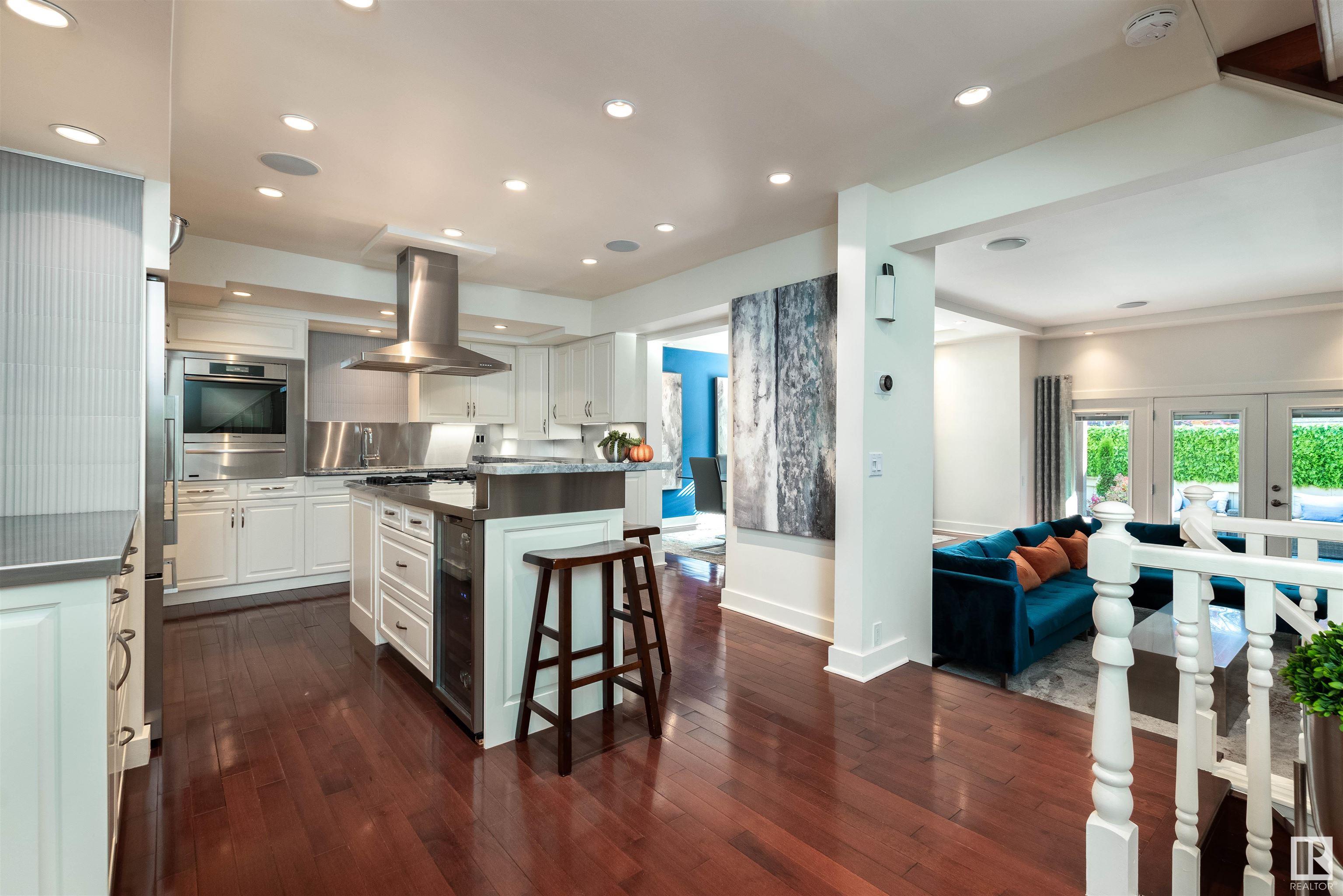 611 WOODBRIDGE Way