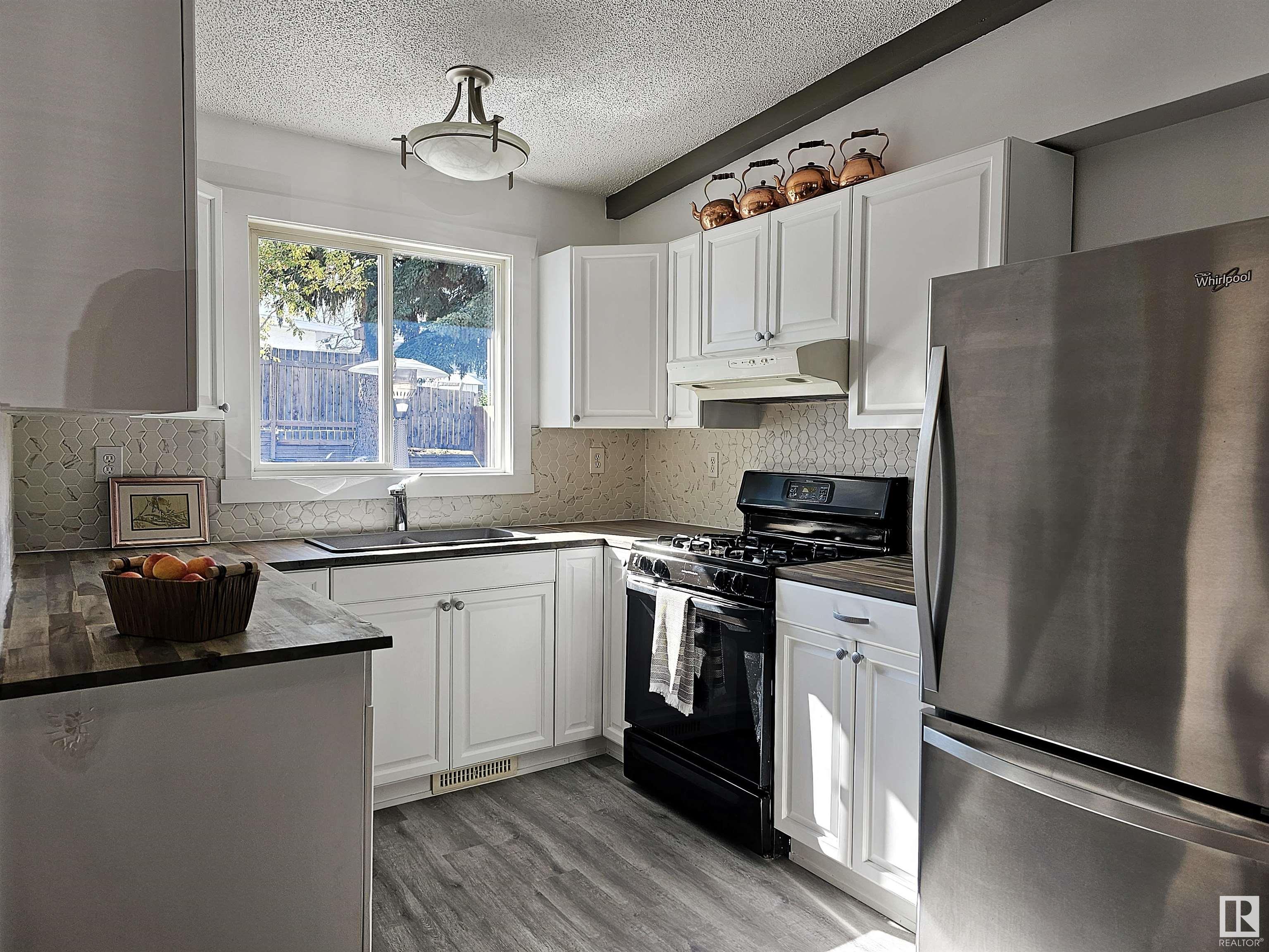 65 GLENHAVEN Crescent