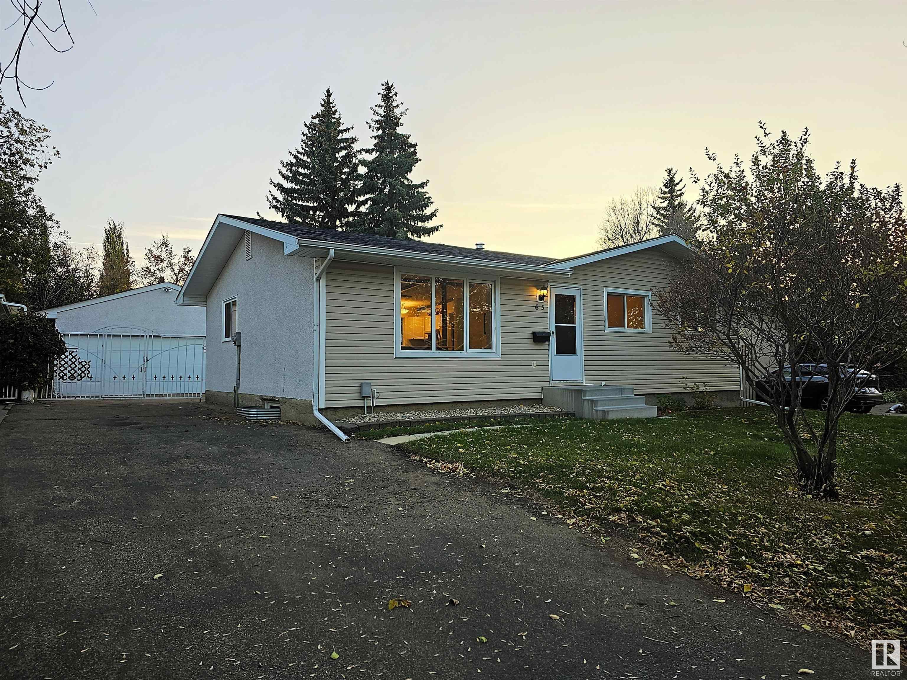 65 GLENHAVEN Crescent
