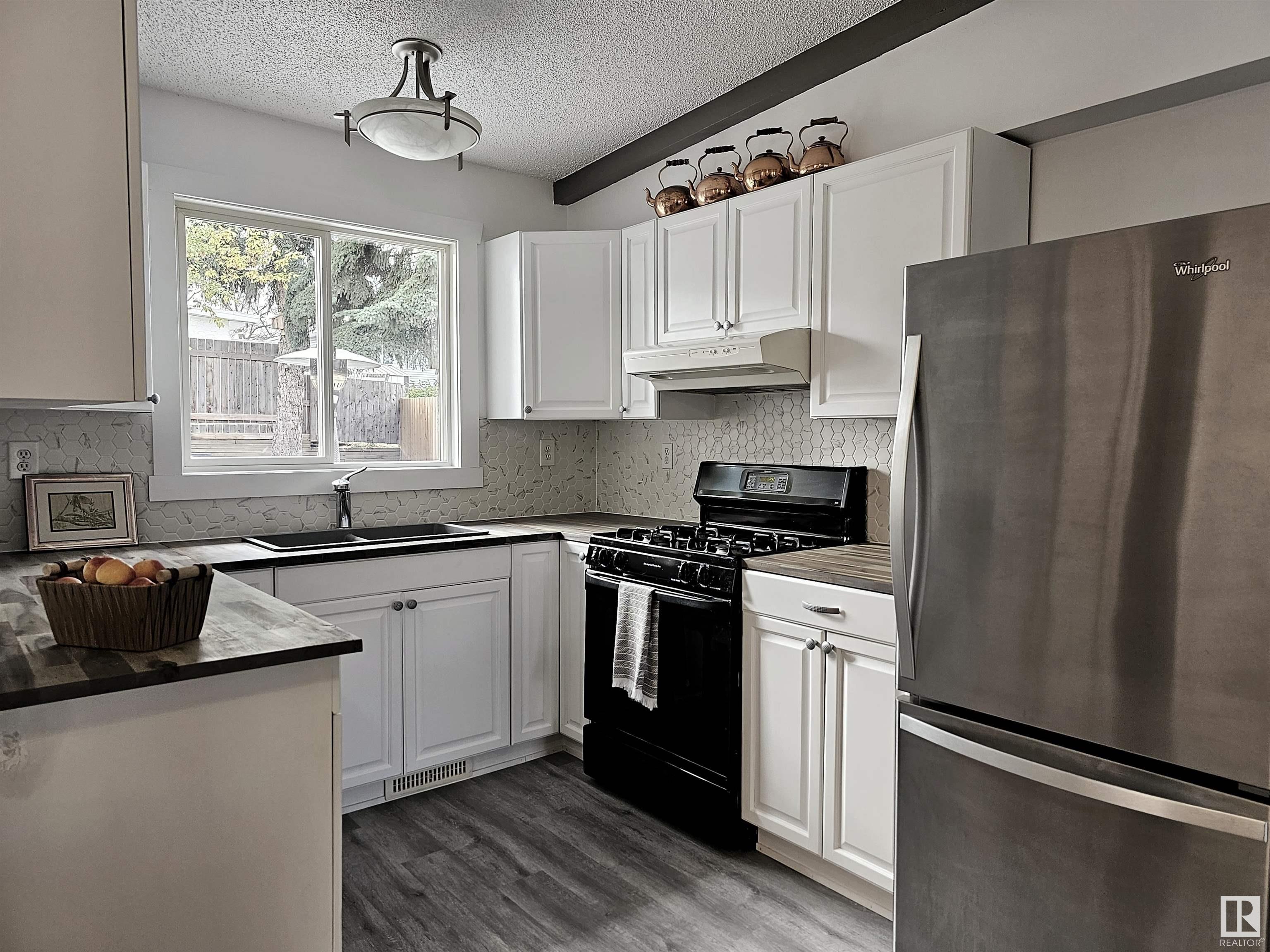 65 GLENHAVEN Crescent