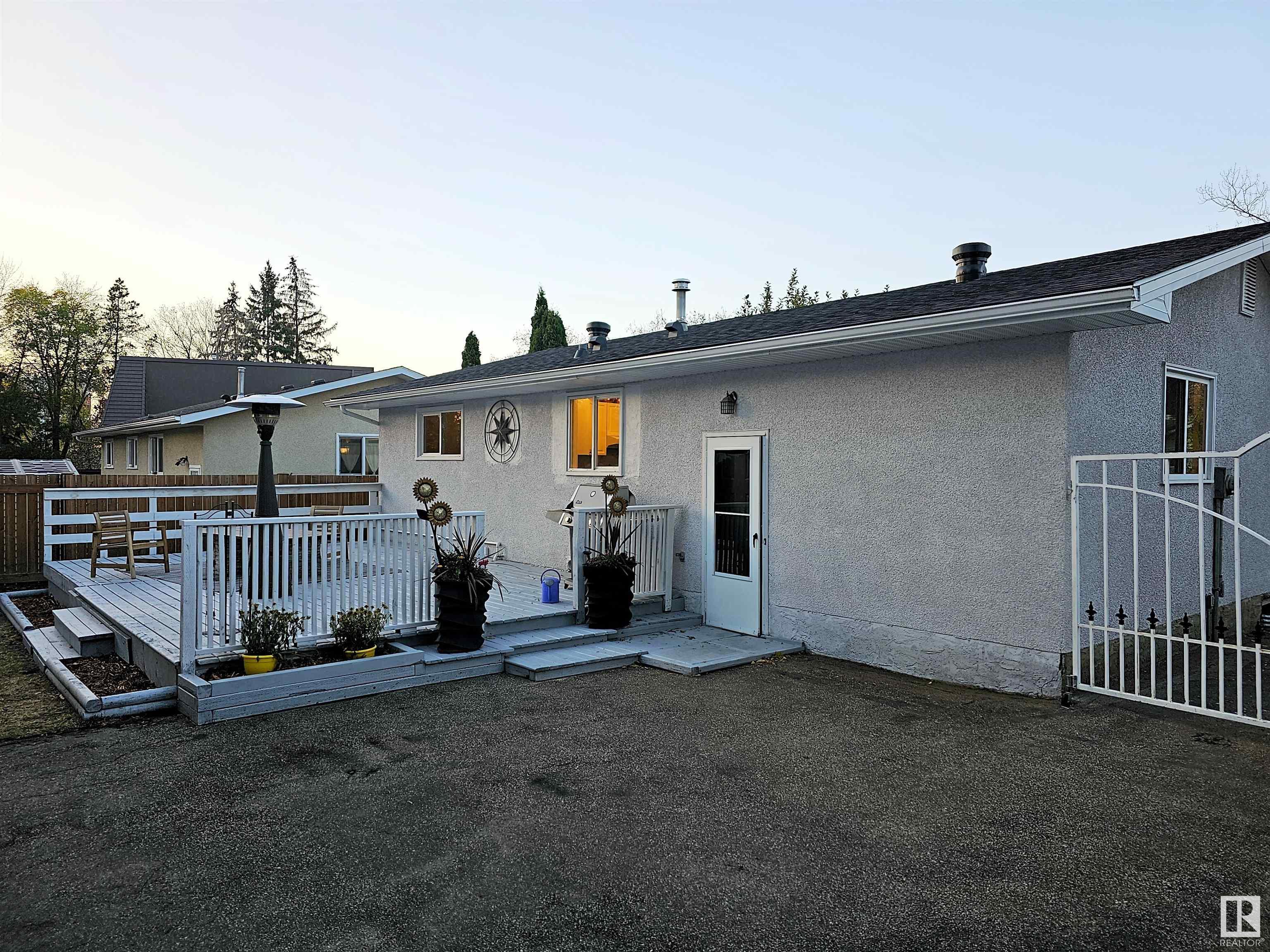 65 GLENHAVEN Crescent