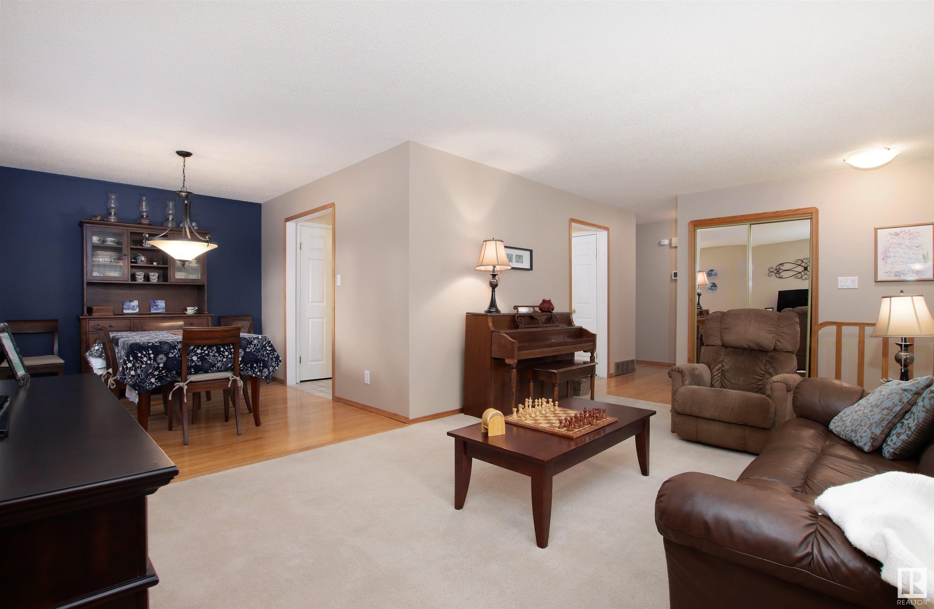 44 AMBER Crescent