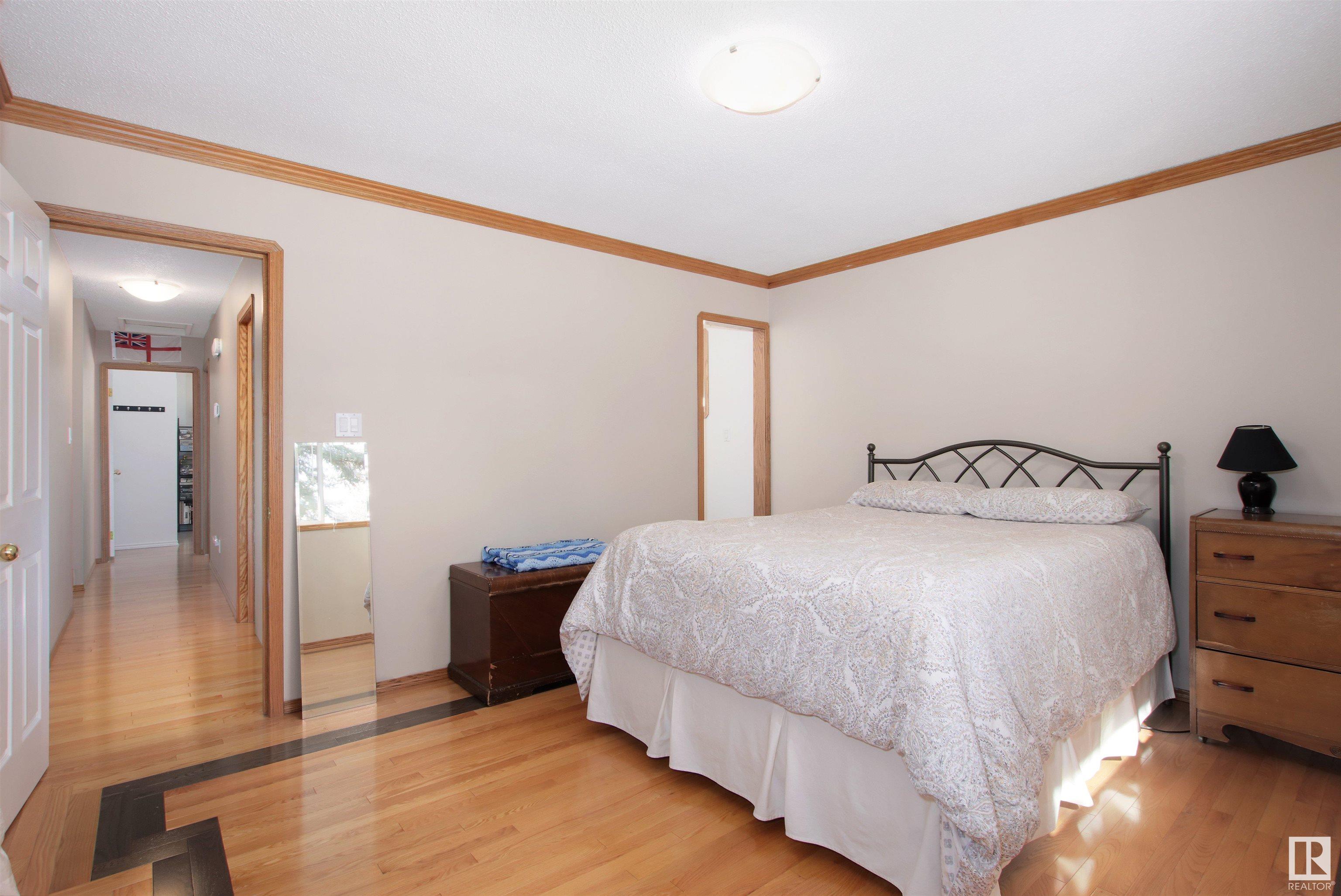 44 AMBER Crescent