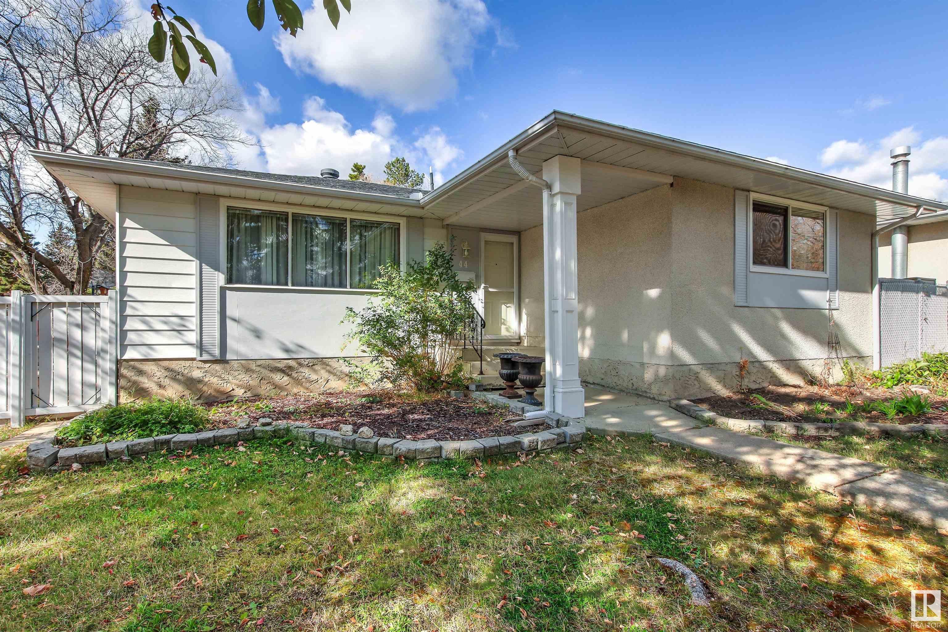 44 AMBER Crescent