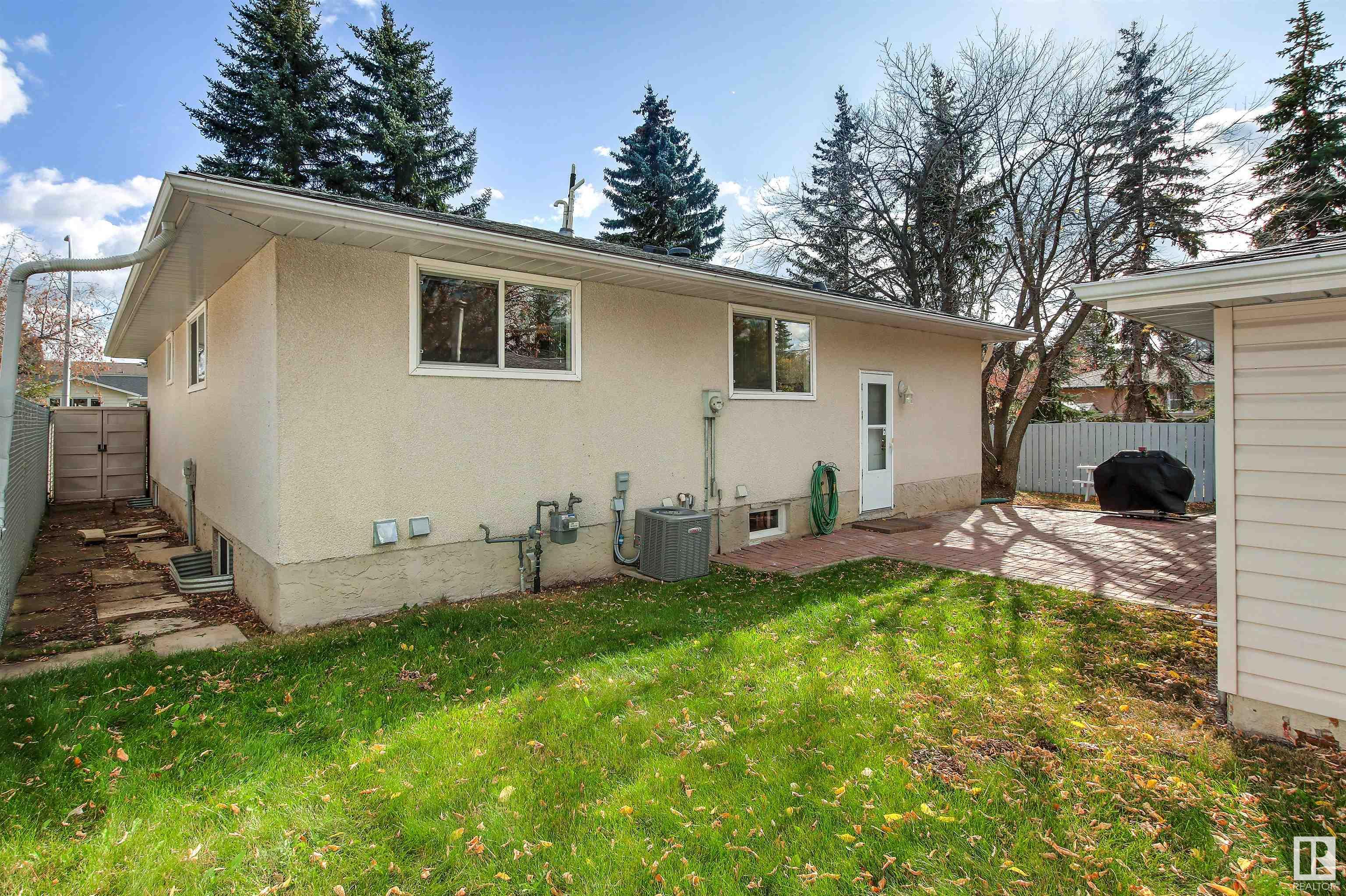 44 AMBER Crescent
