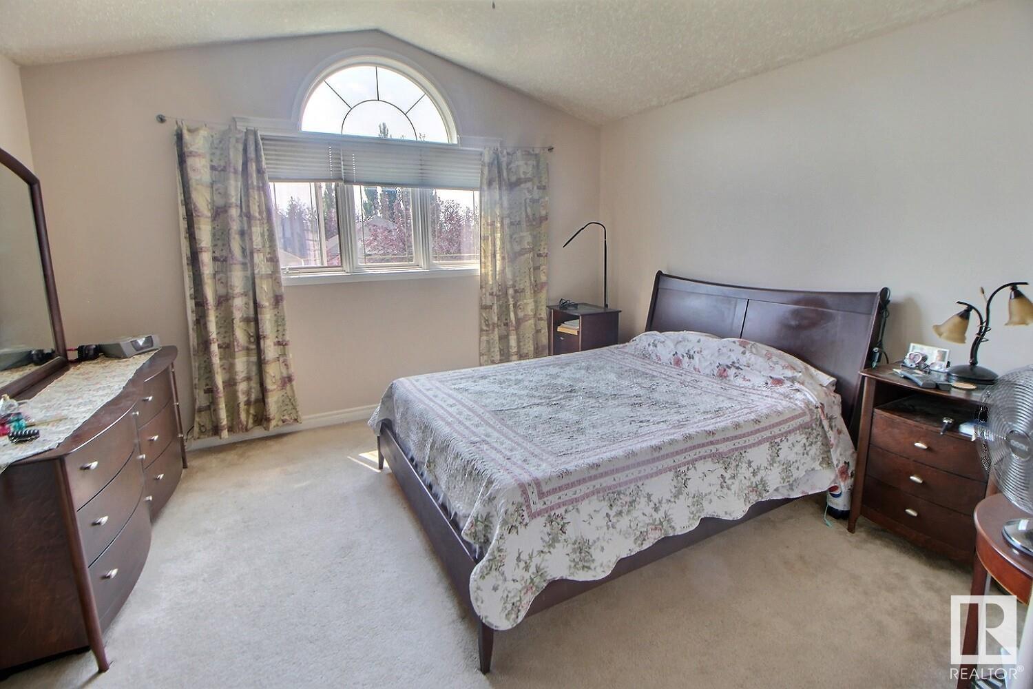 65 DUNFIELD Crescent