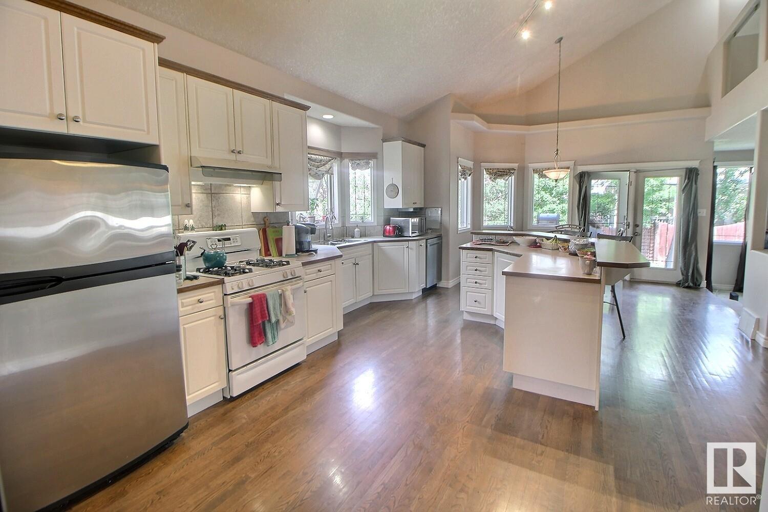 65 DUNFIELD Crescent