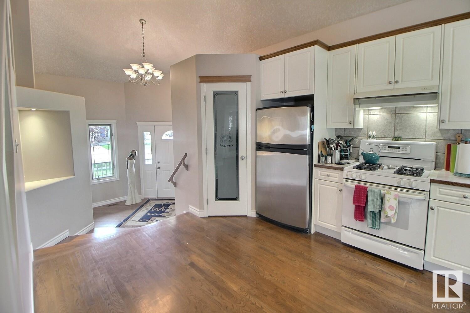 65 DUNFIELD Crescent