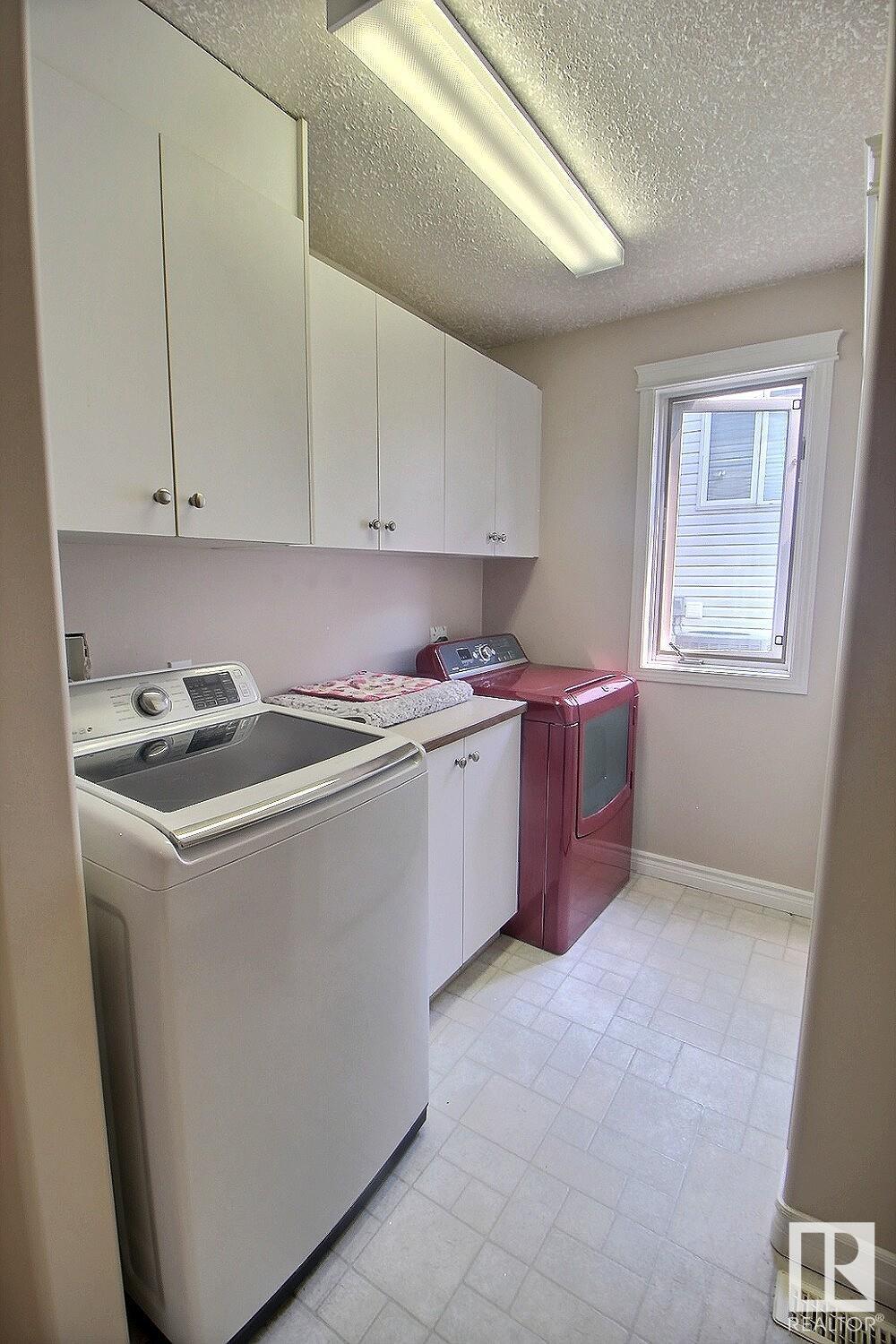 65 DUNFIELD Crescent