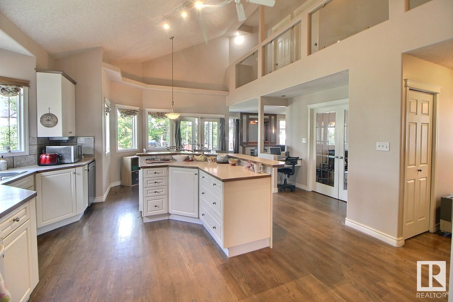 65 DUNFIELD Crescent