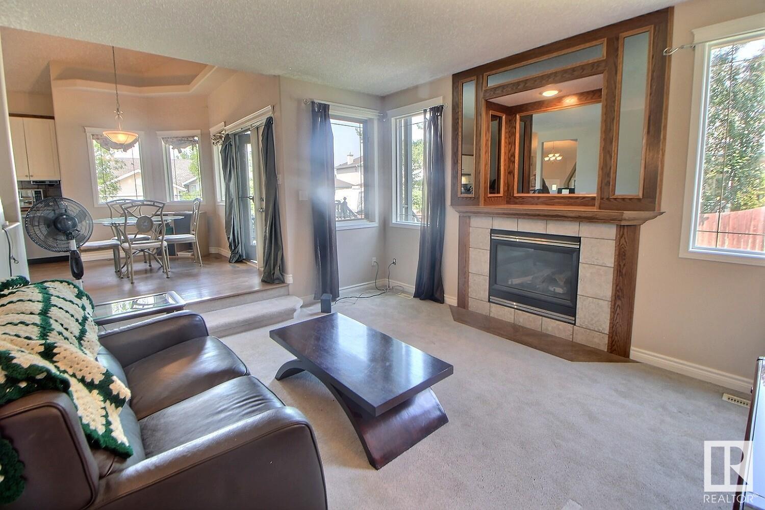 65 DUNFIELD Crescent