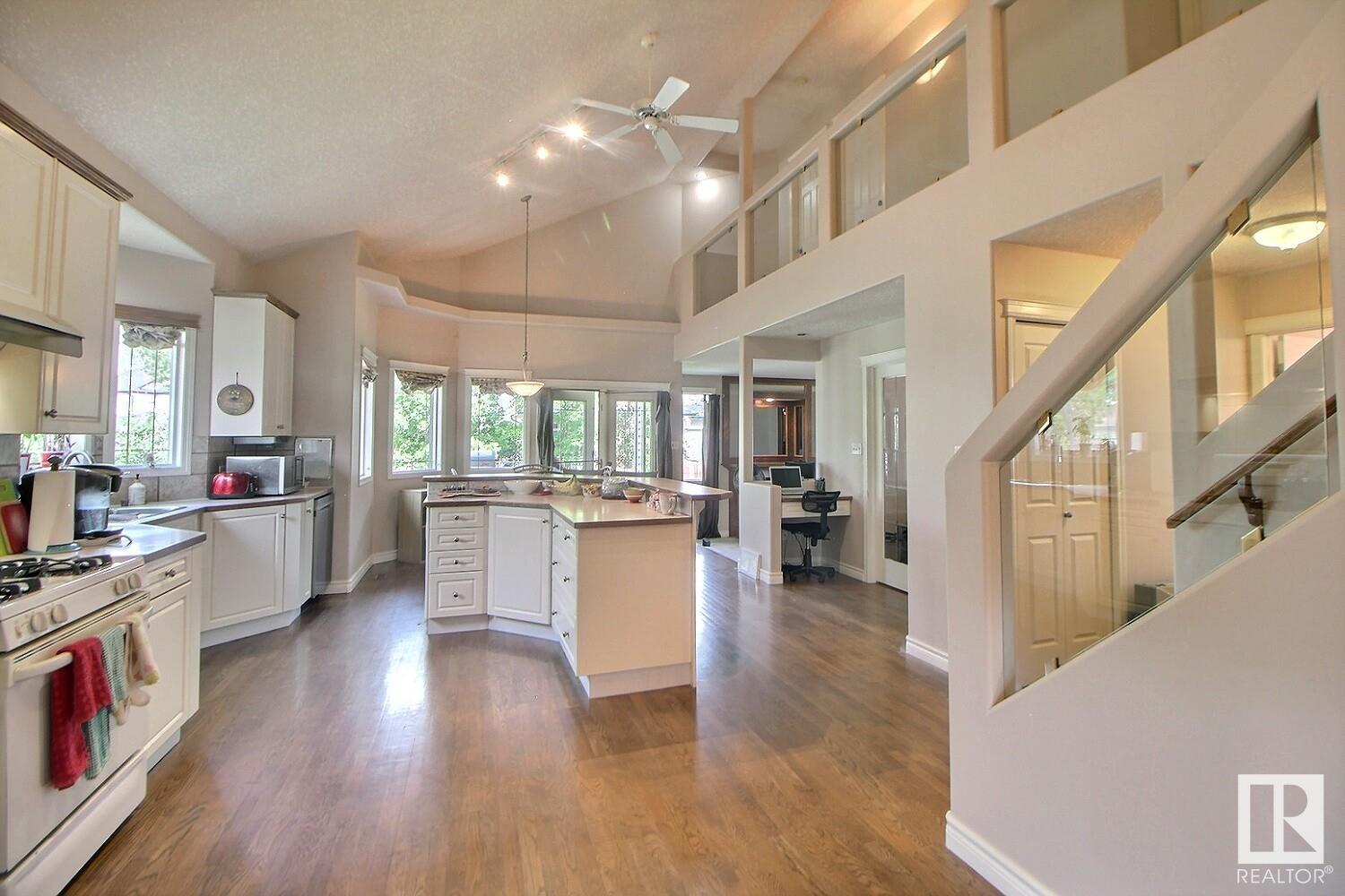 65 DUNFIELD Crescent