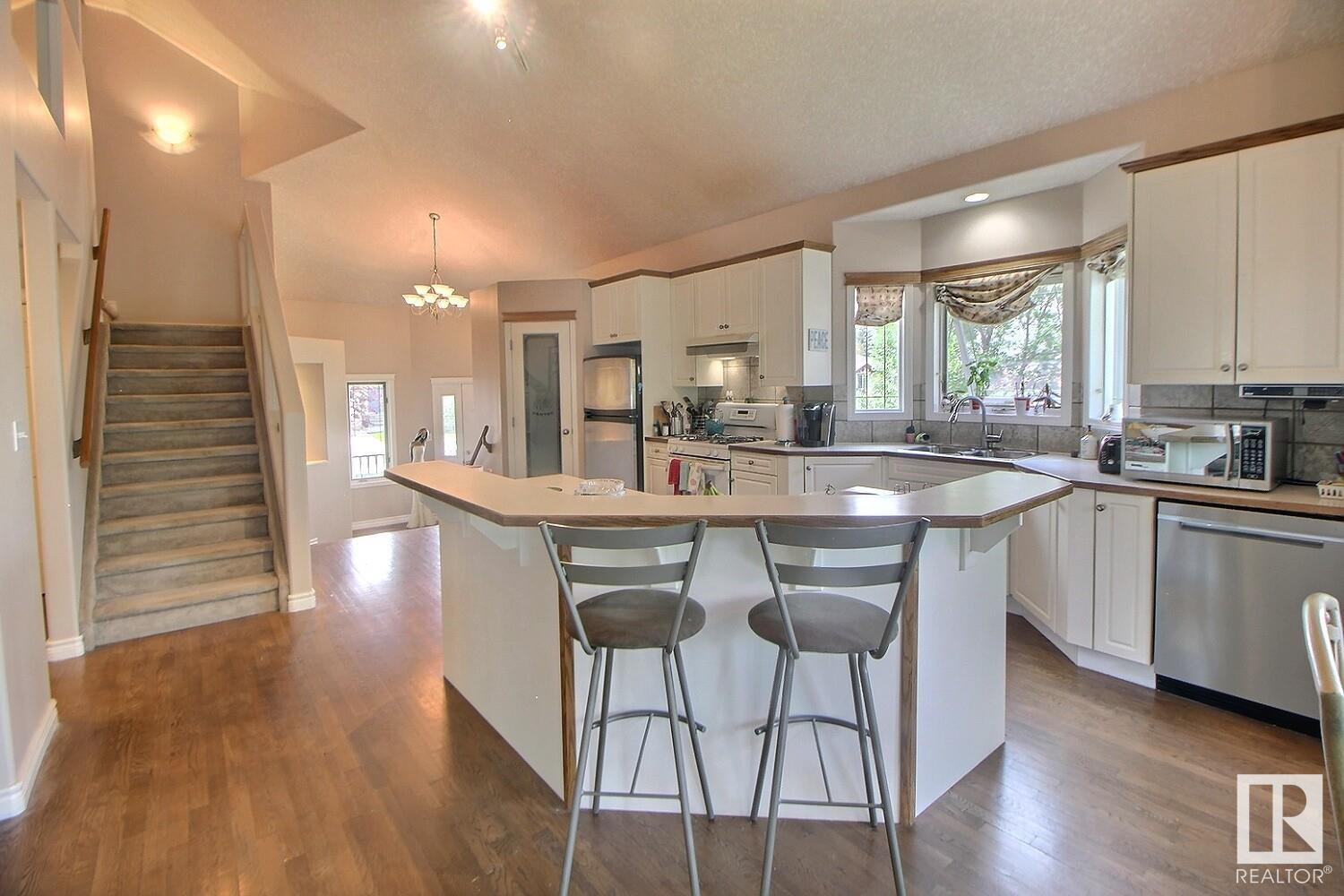65 DUNFIELD Crescent