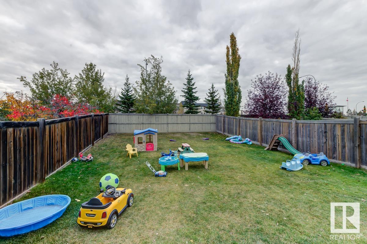 23 APPLETON Crescent