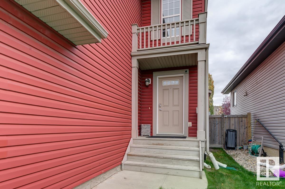 23 APPLETON Crescent