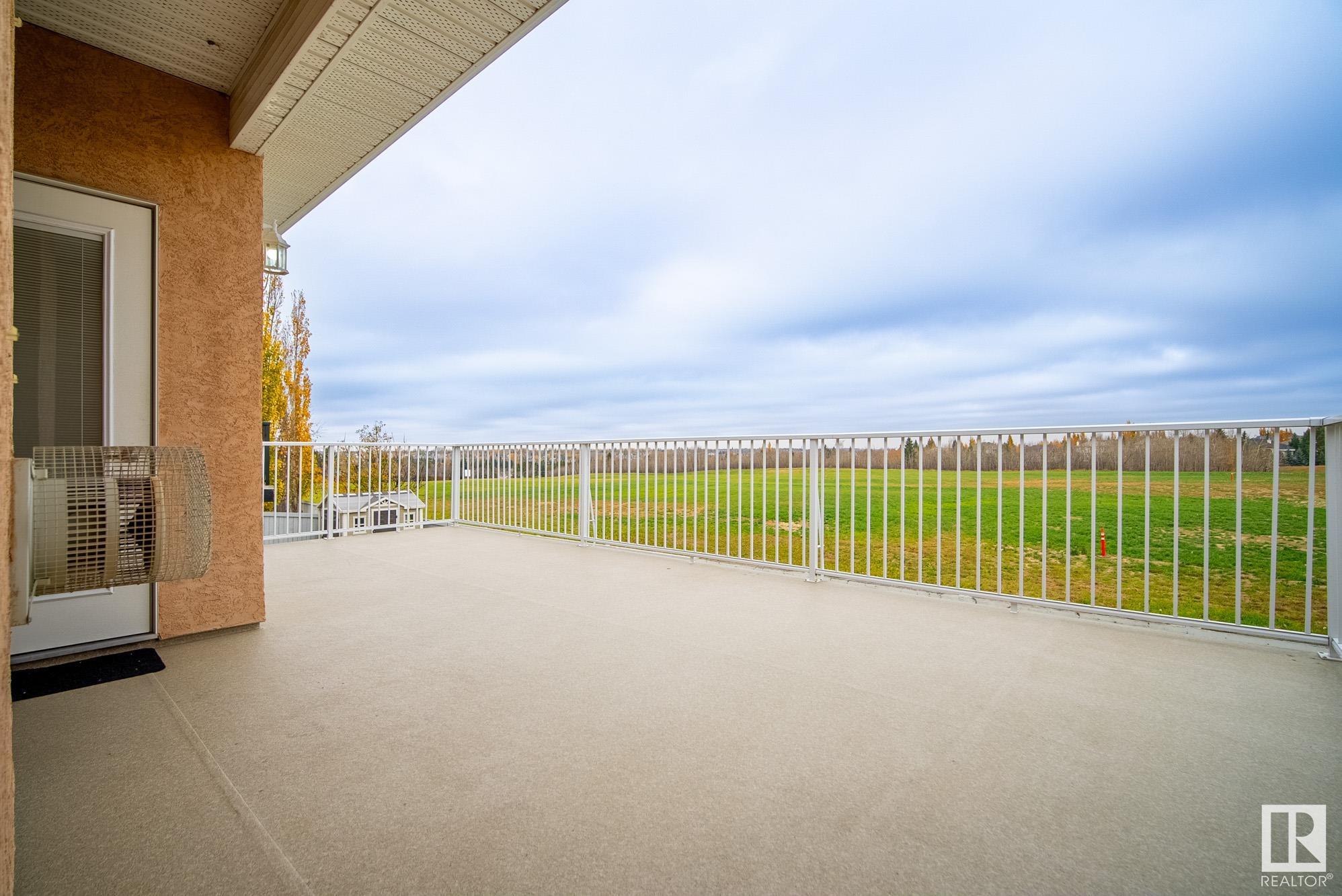 54 KINGSDALE Crescent