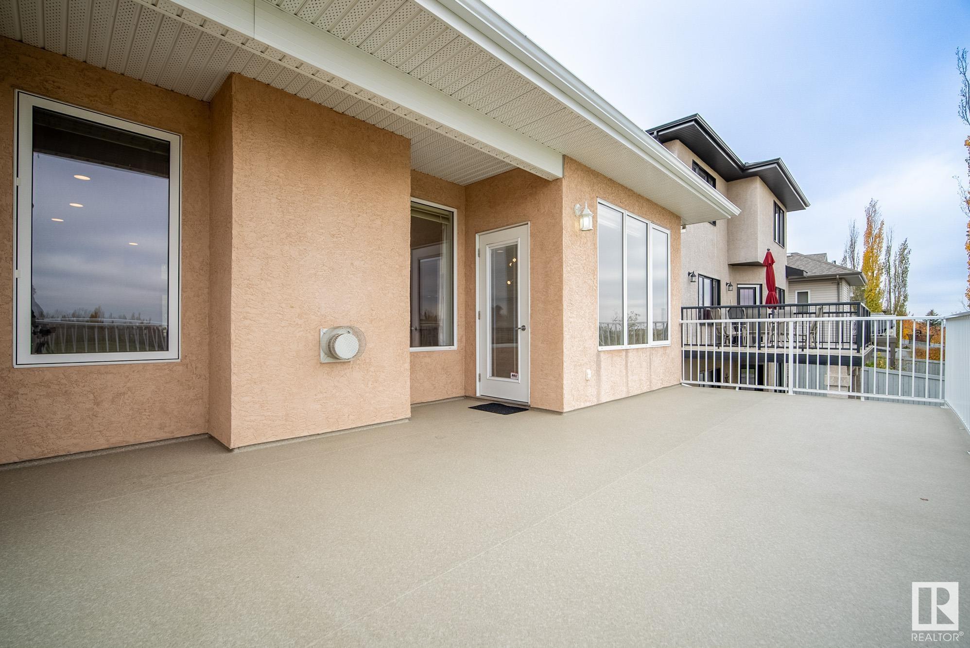 54 KINGSDALE Crescent