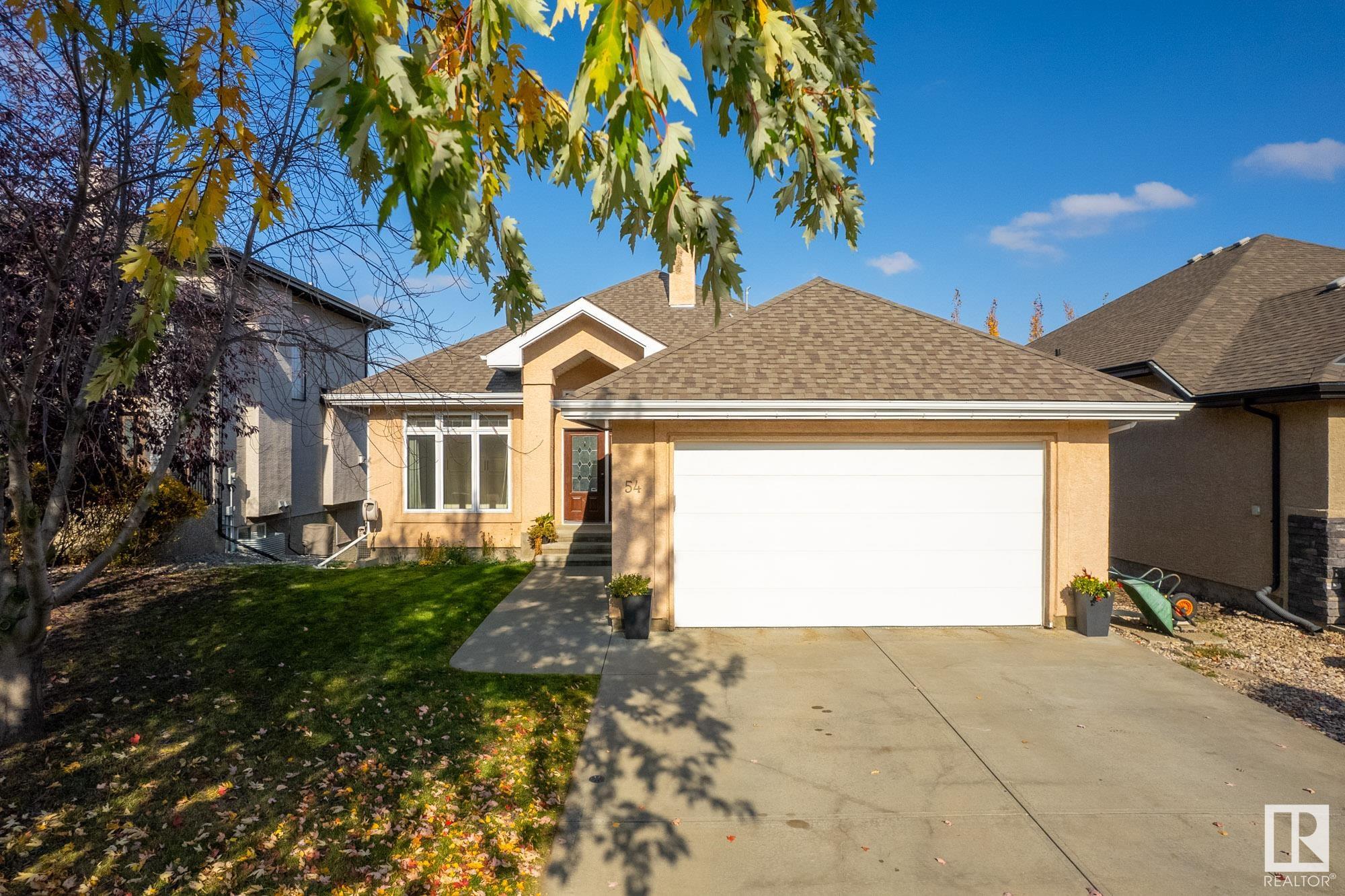 54 KINGSDALE Crescent