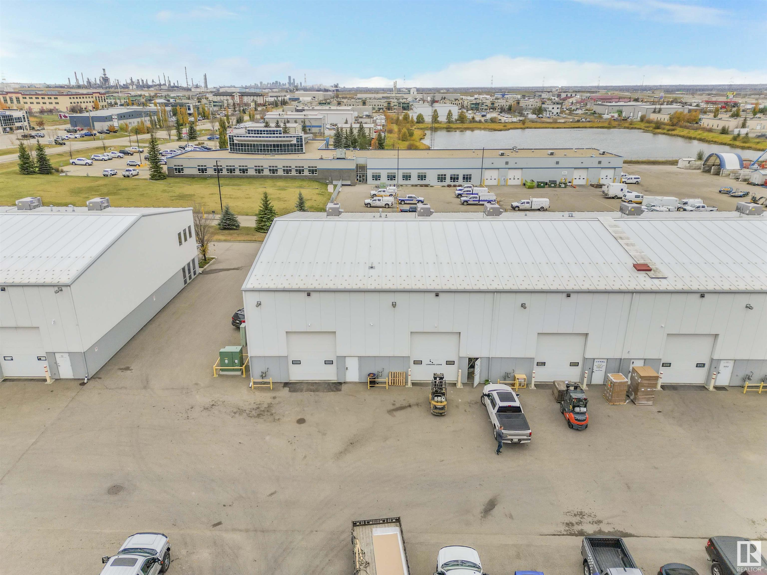 280 PORTAGE Close