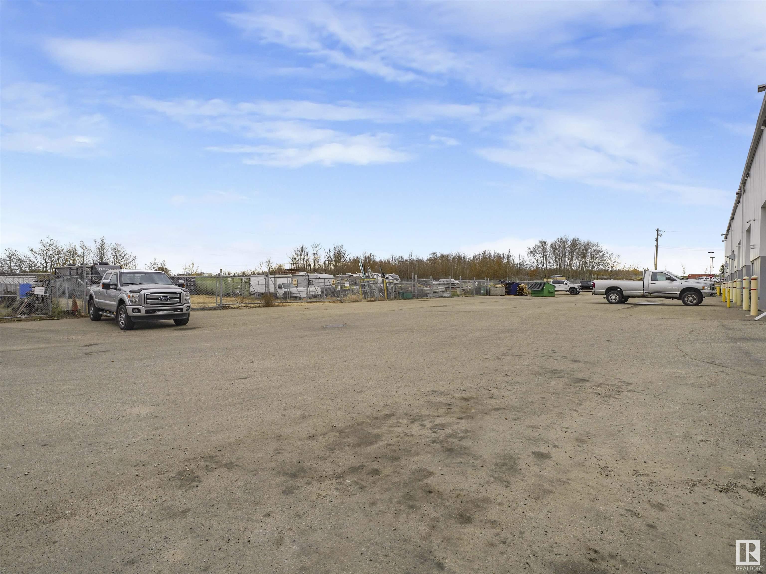 280 PORTAGE Close