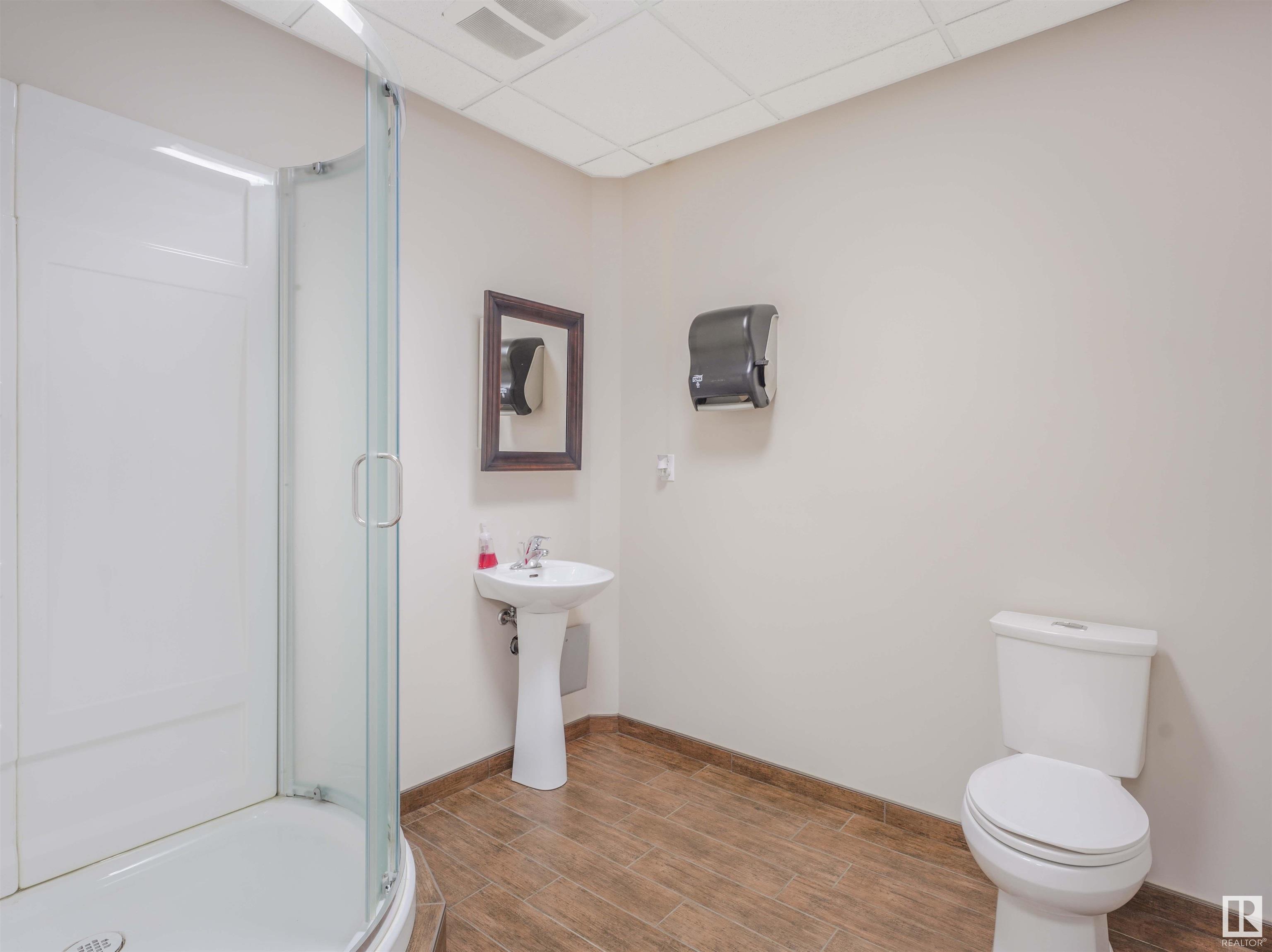 280 PORTAGE Close