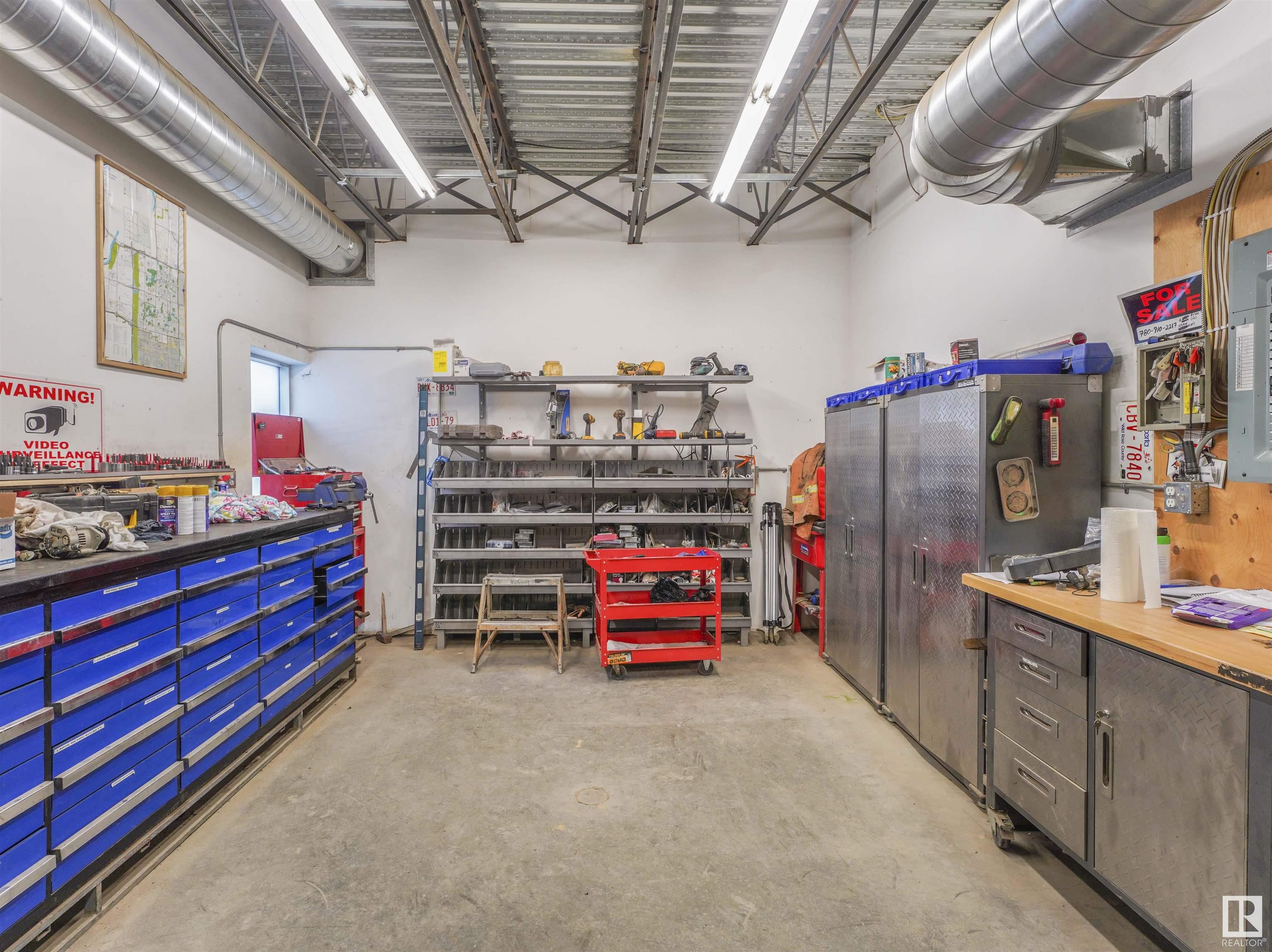 280 PORTAGE Close