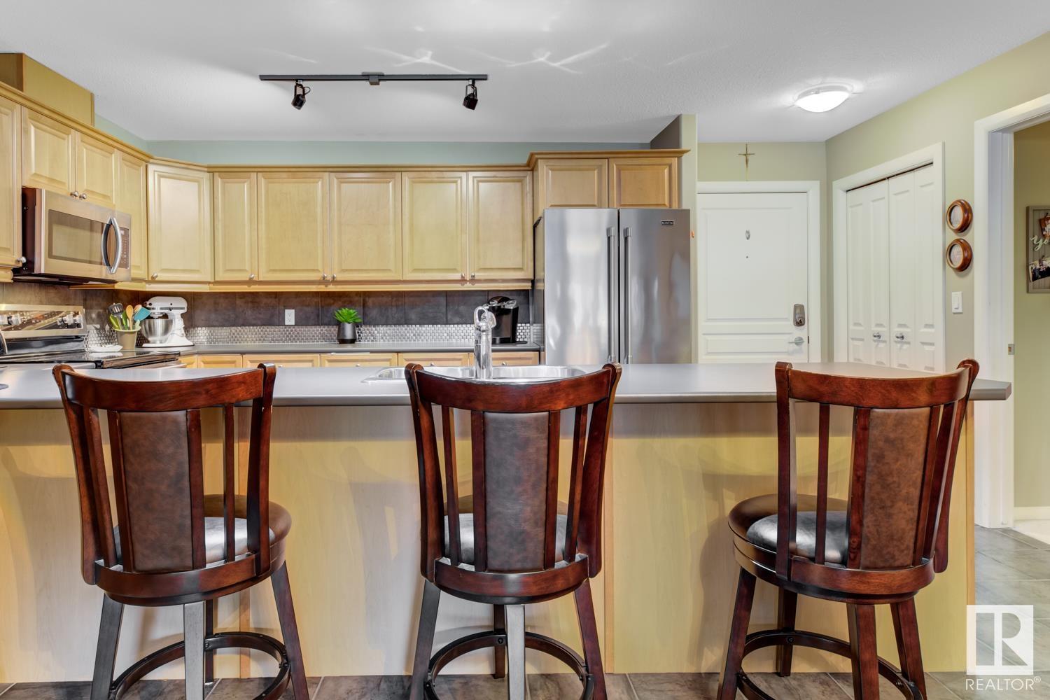 300 PALISADES Way
