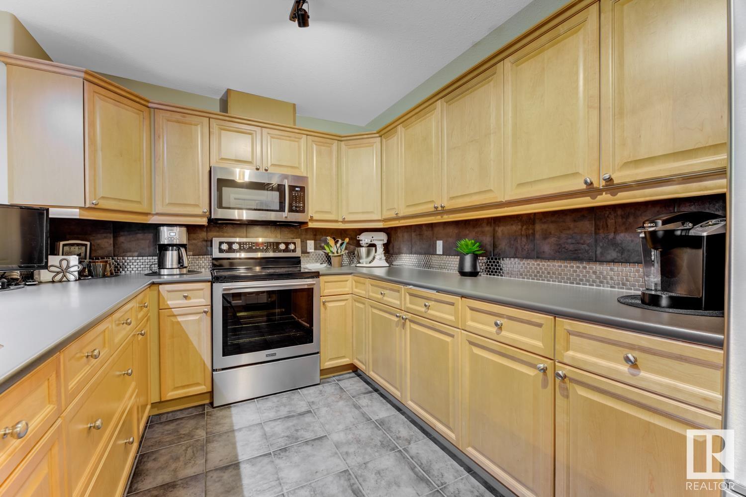 300 PALISADES Way