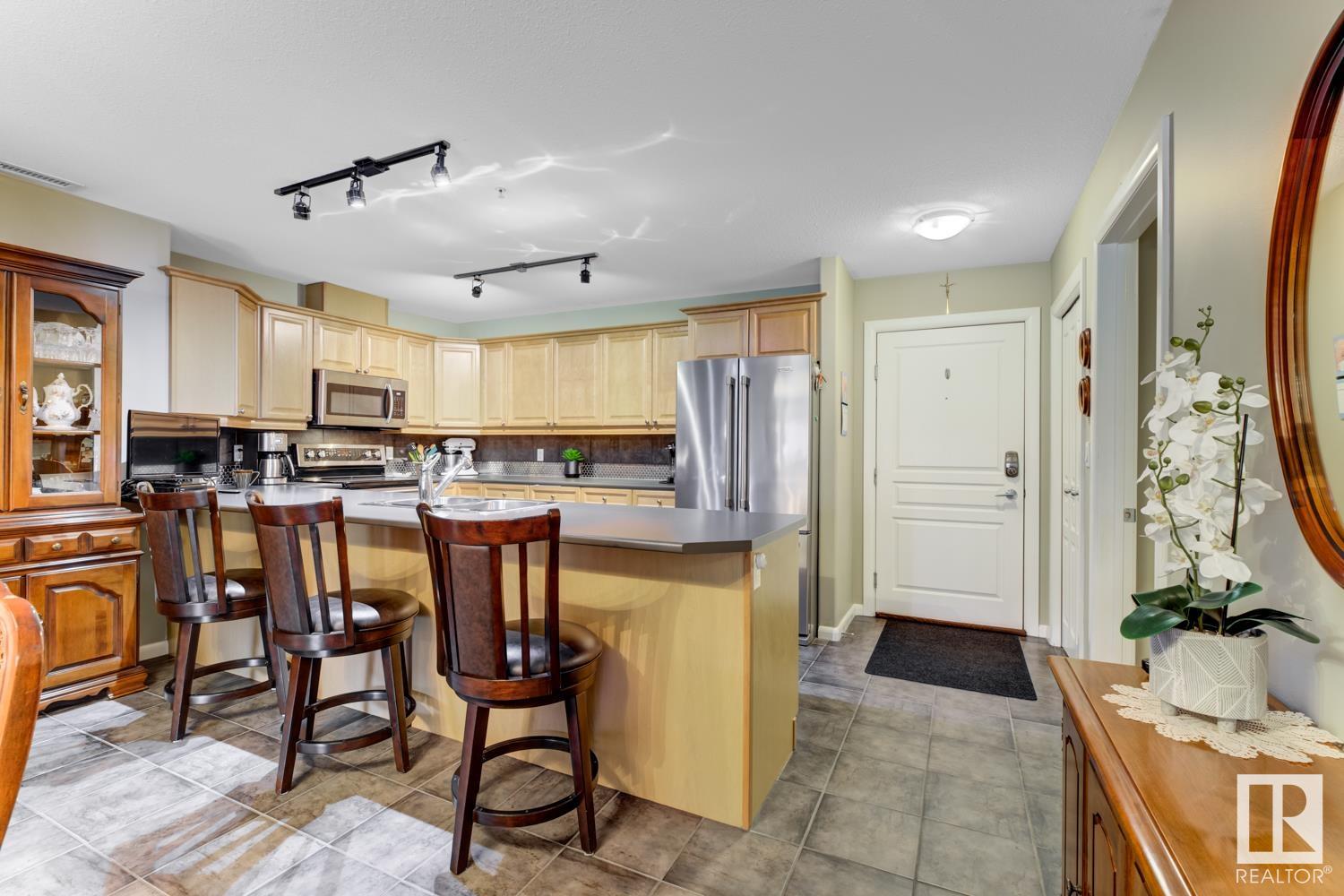 300 PALISADES Way