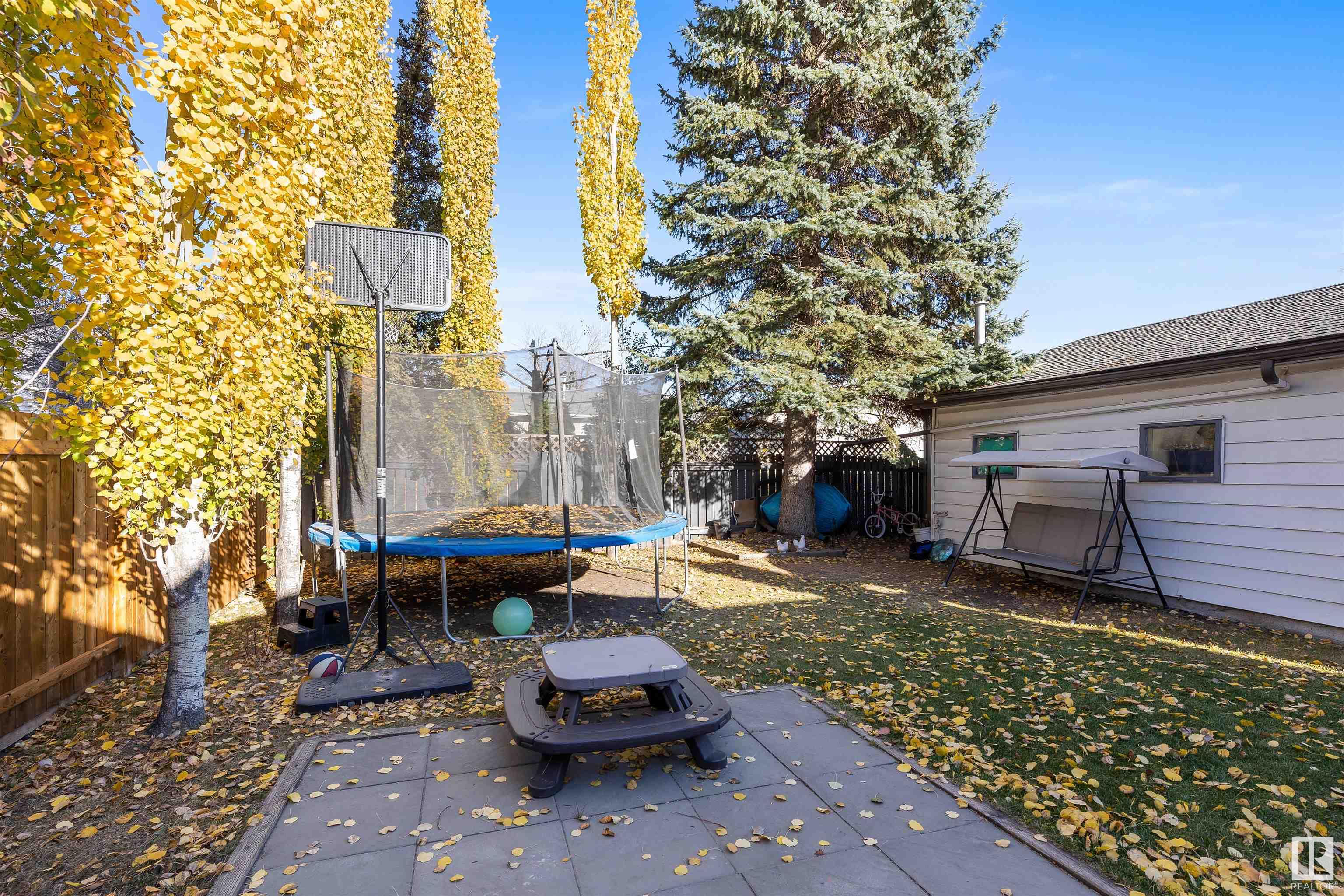 47 ACORN Crescent