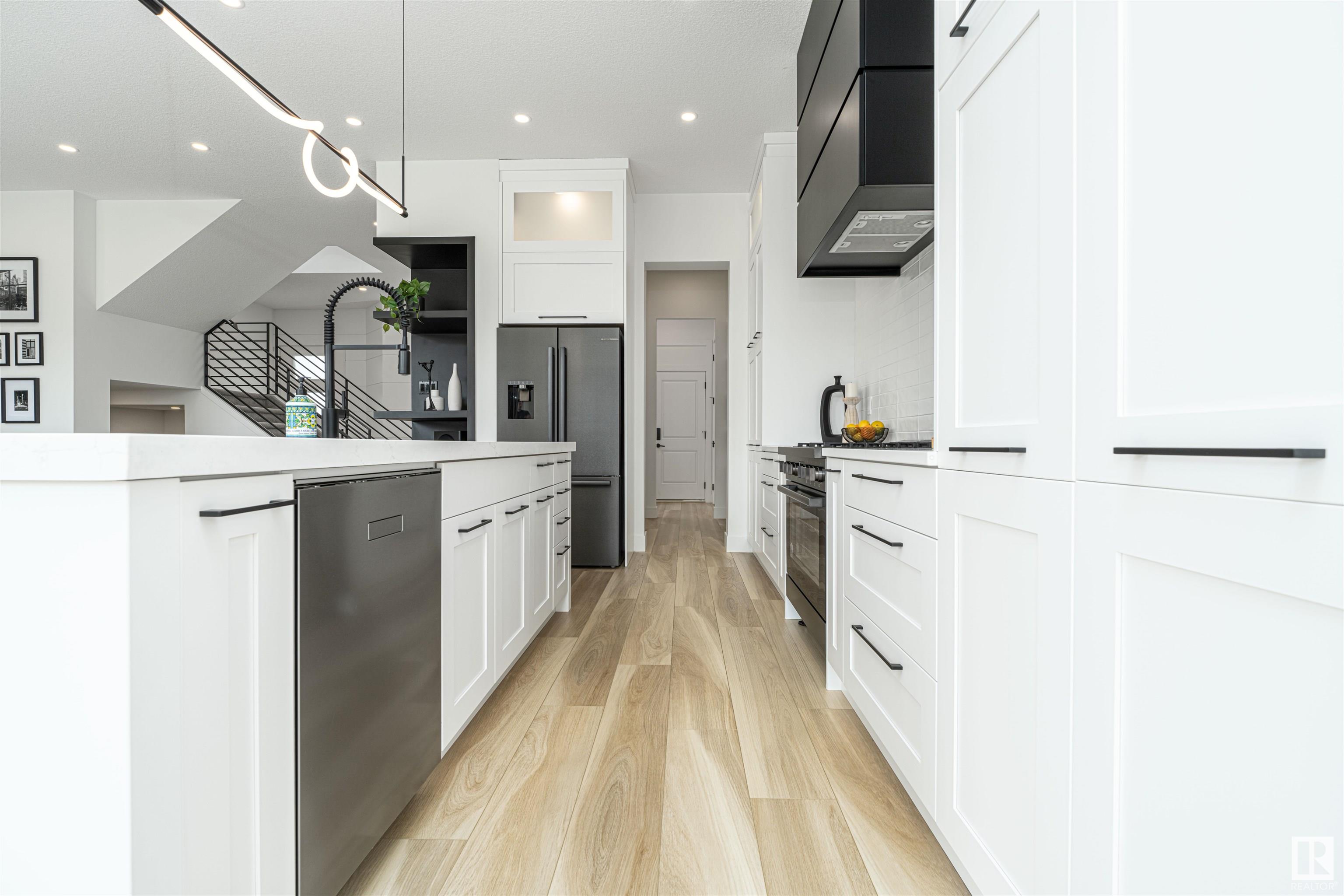 30 ROBERGE Close