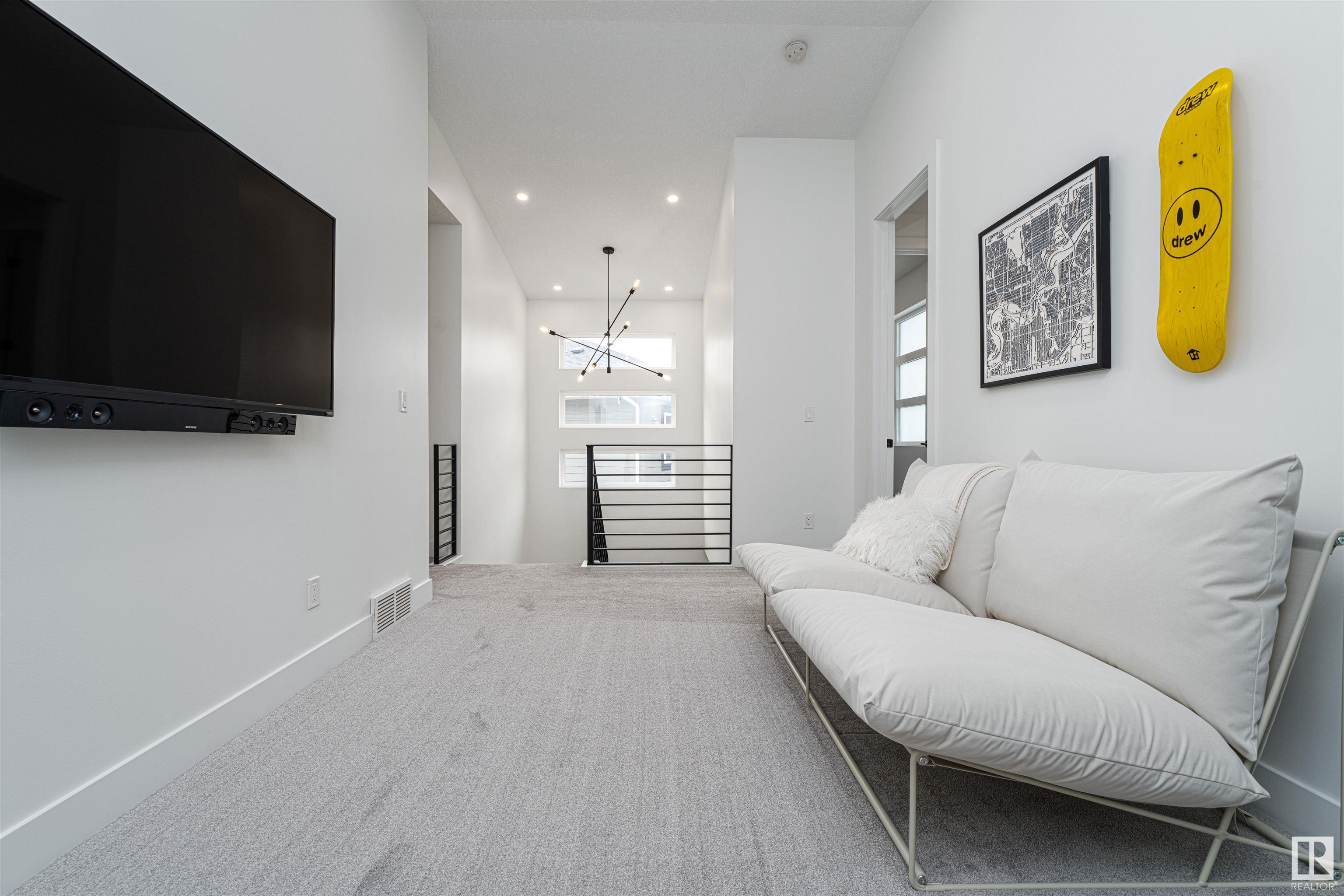 30 ROBERGE Close