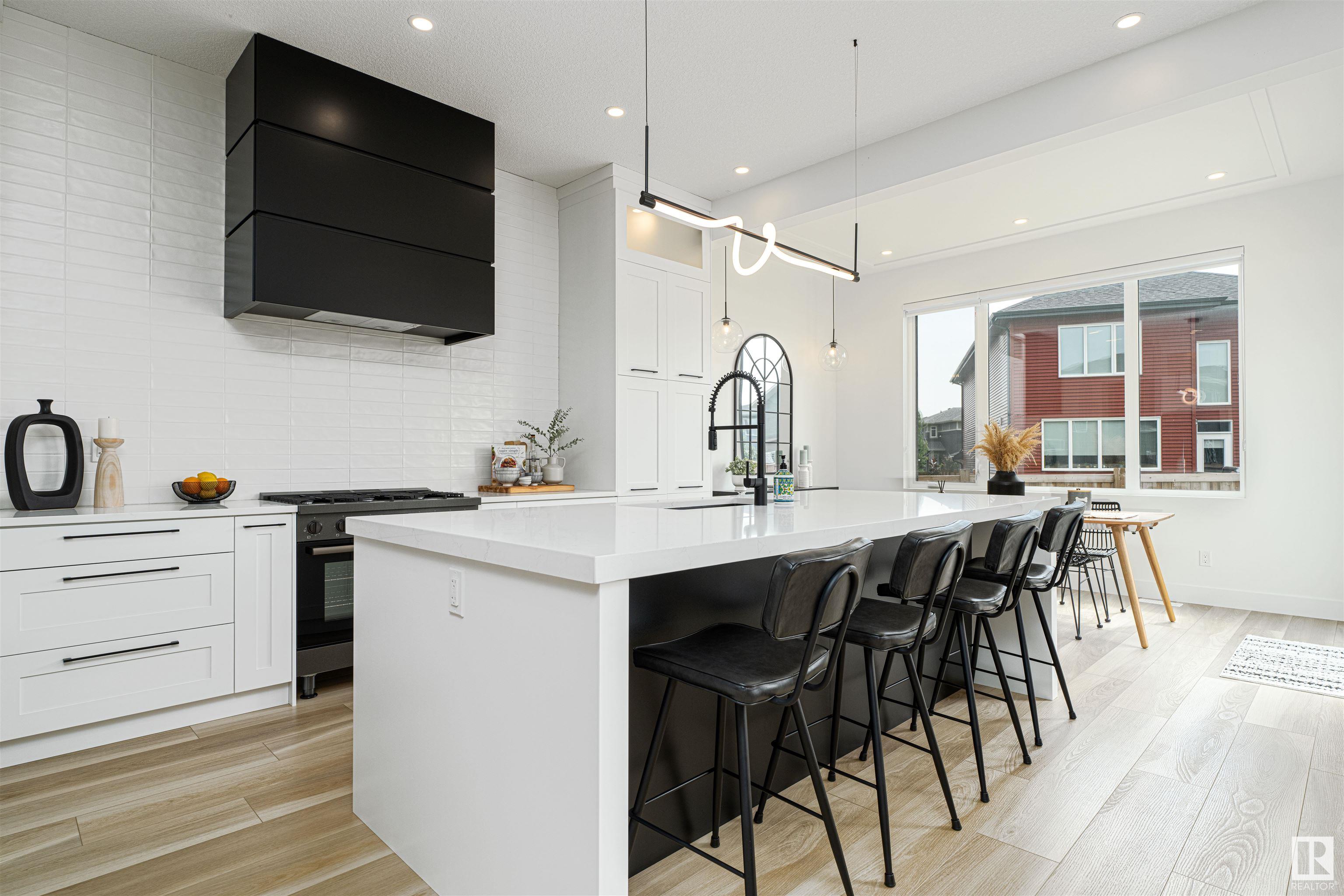 30 ROBERGE Close