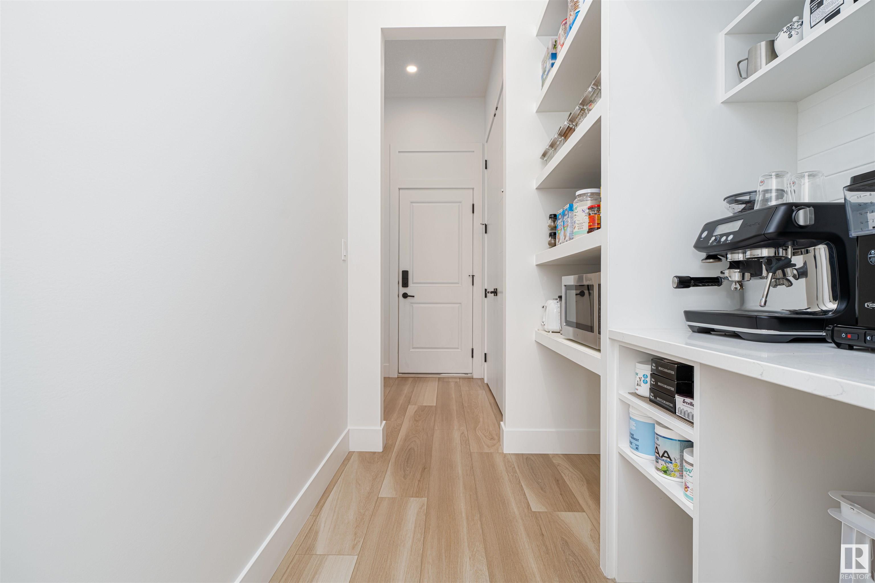 30 ROBERGE Close