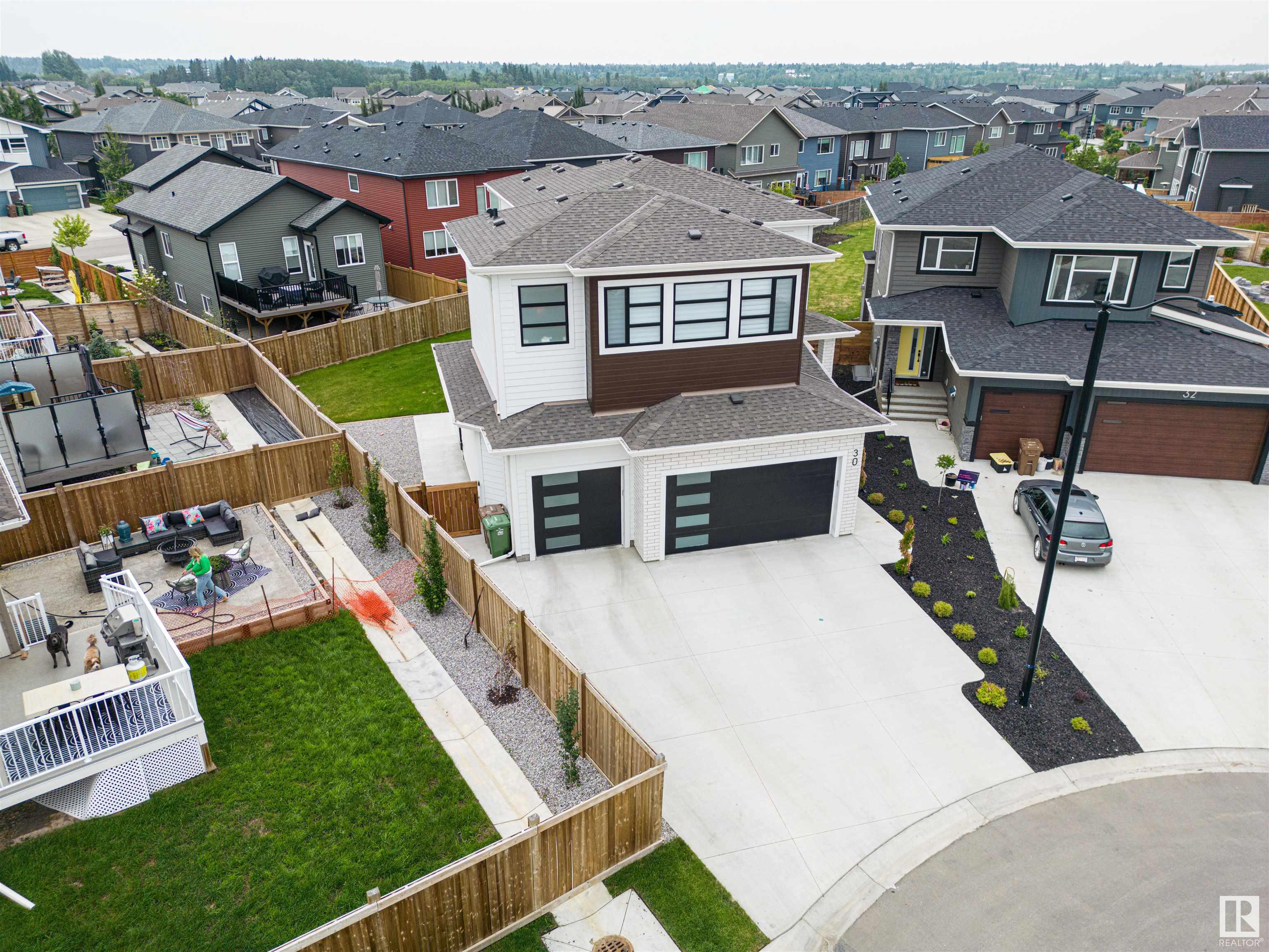 30 ROBERGE Close