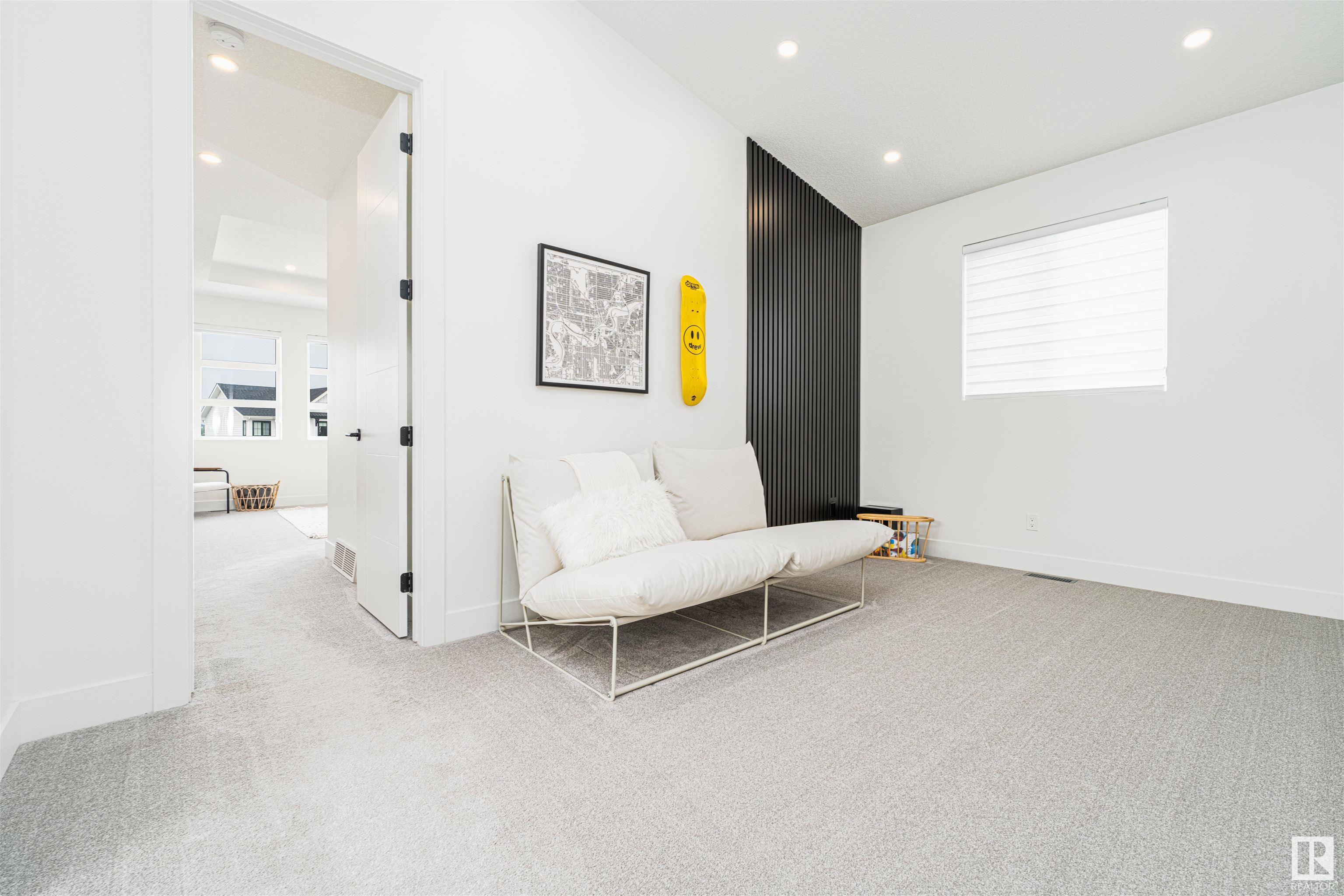 30 ROBERGE Close
