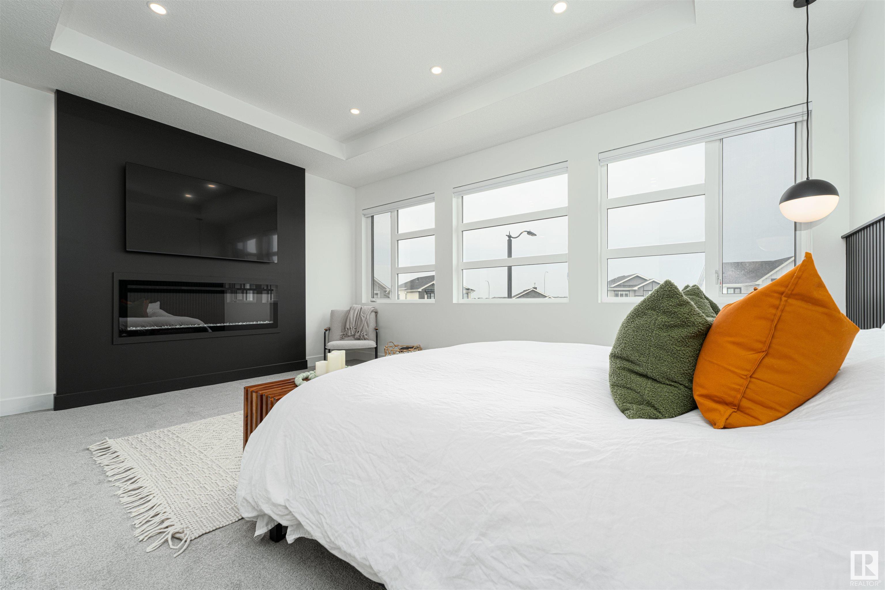 30 ROBERGE Close