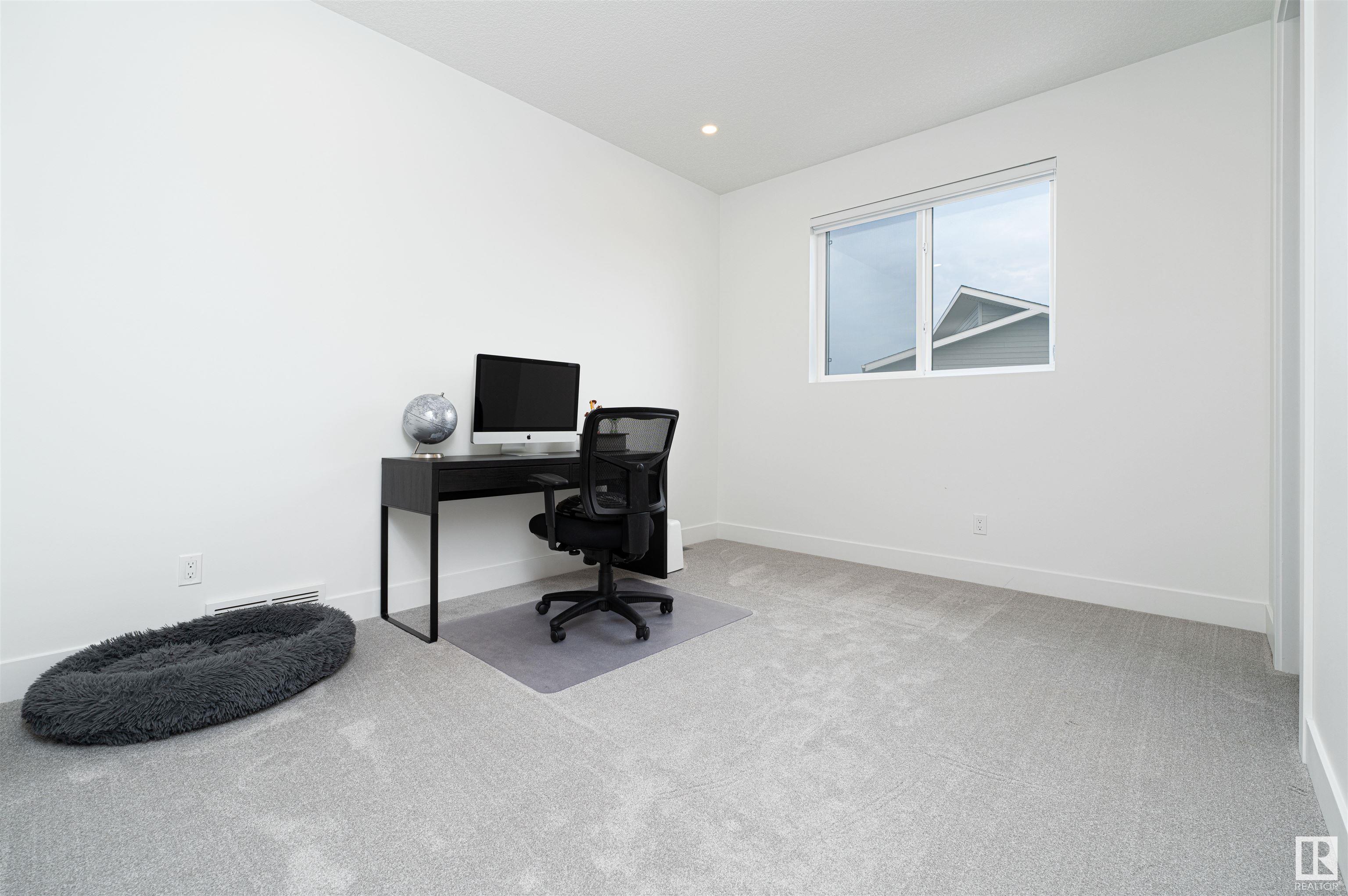 30 ROBERGE Close