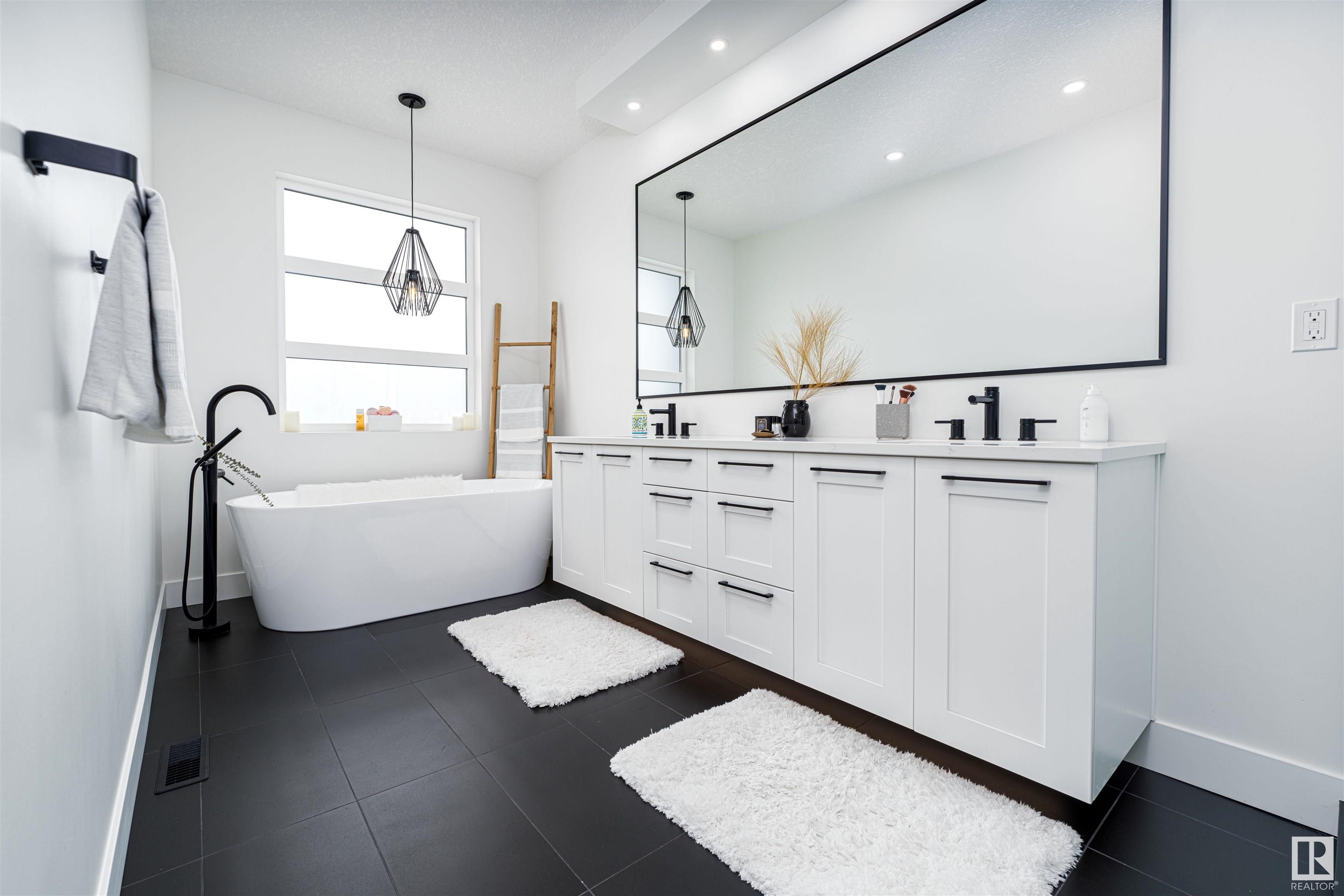 30 ROBERGE Close