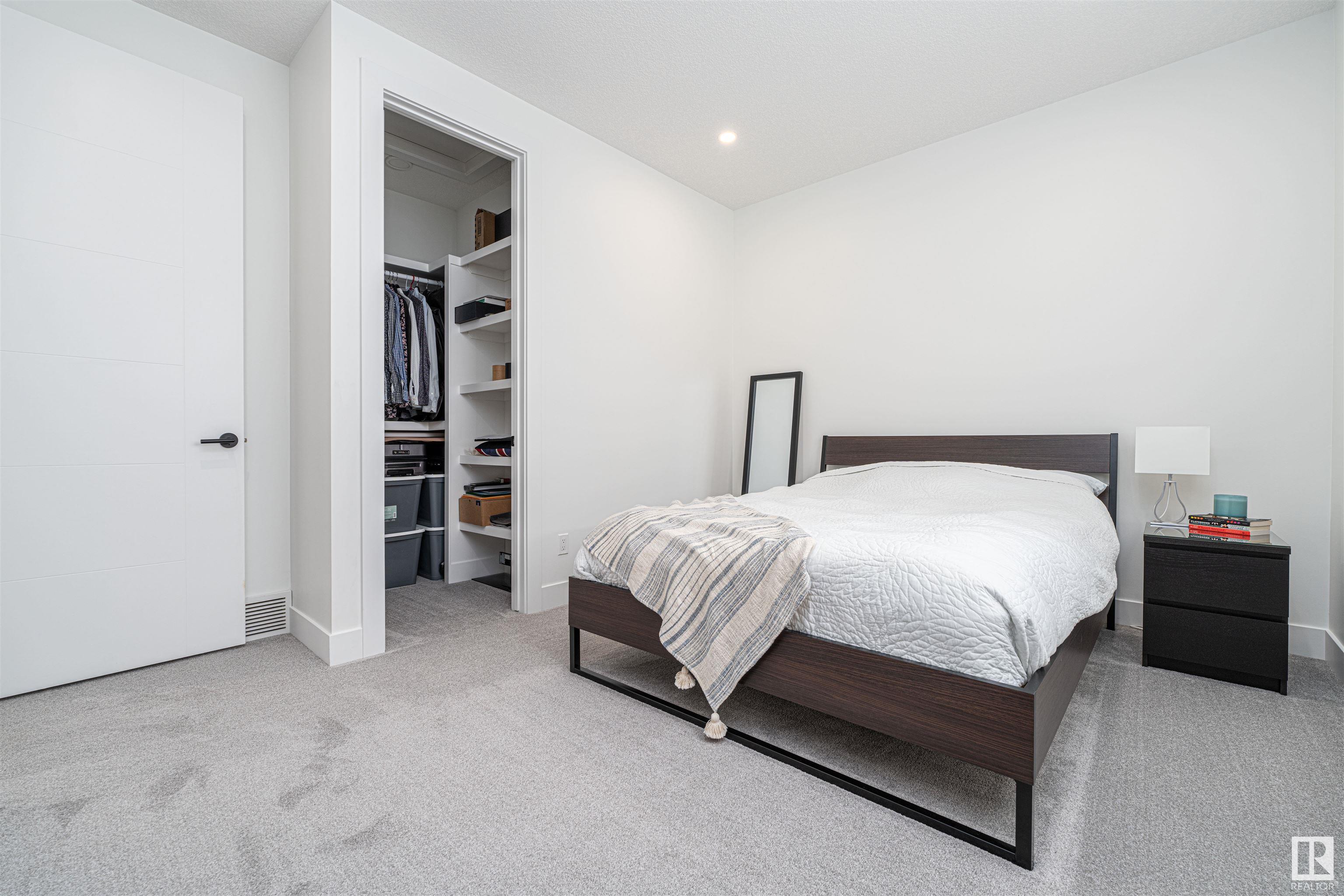 30 ROBERGE Close