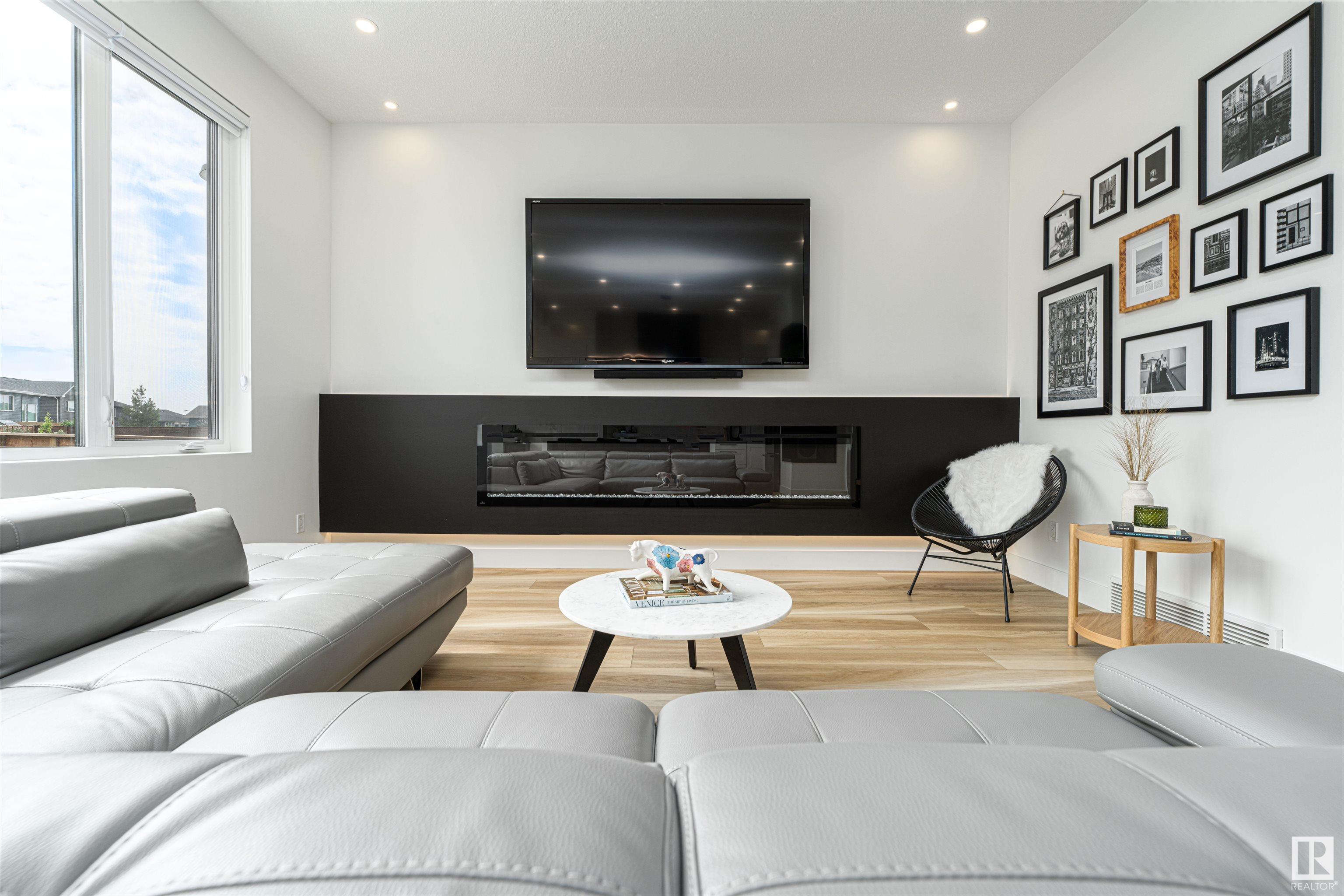 30 ROBERGE Close