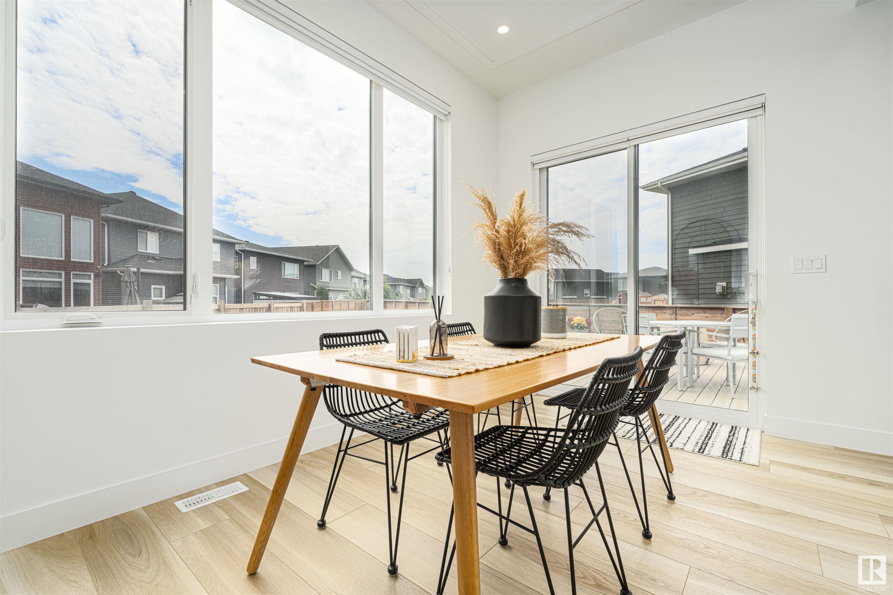 30 ROBERGE Close