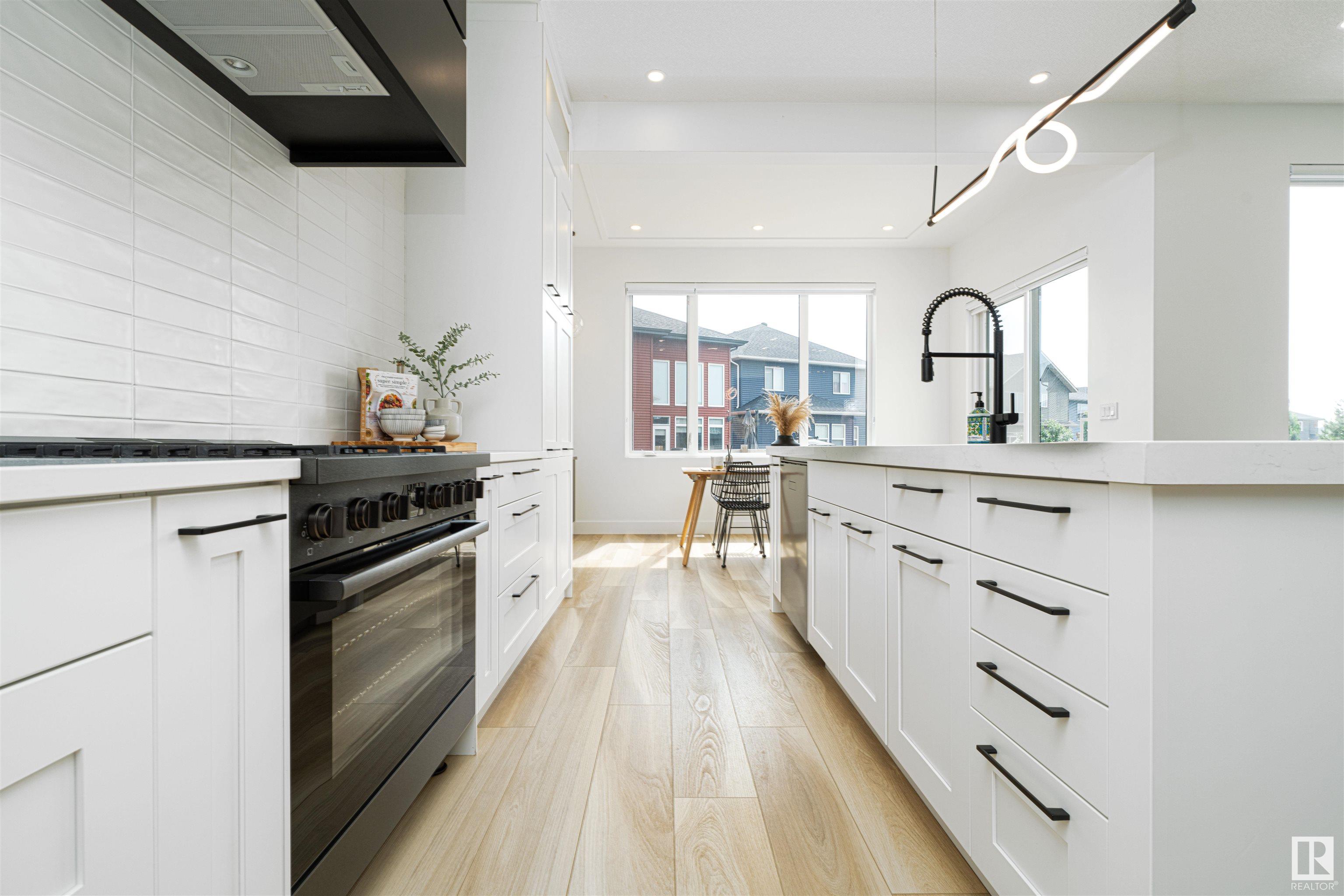 30 ROBERGE Close