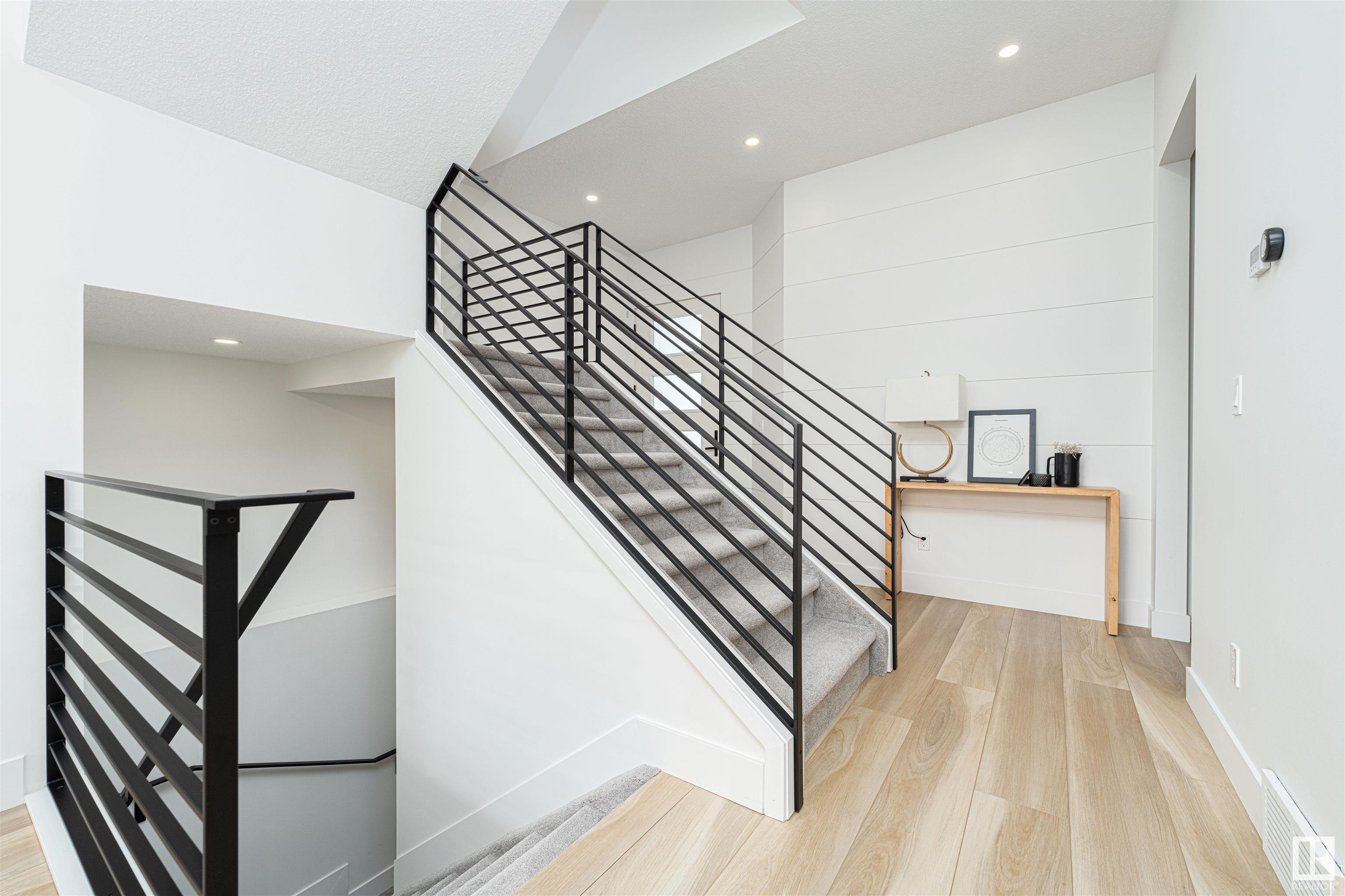 30 ROBERGE Close