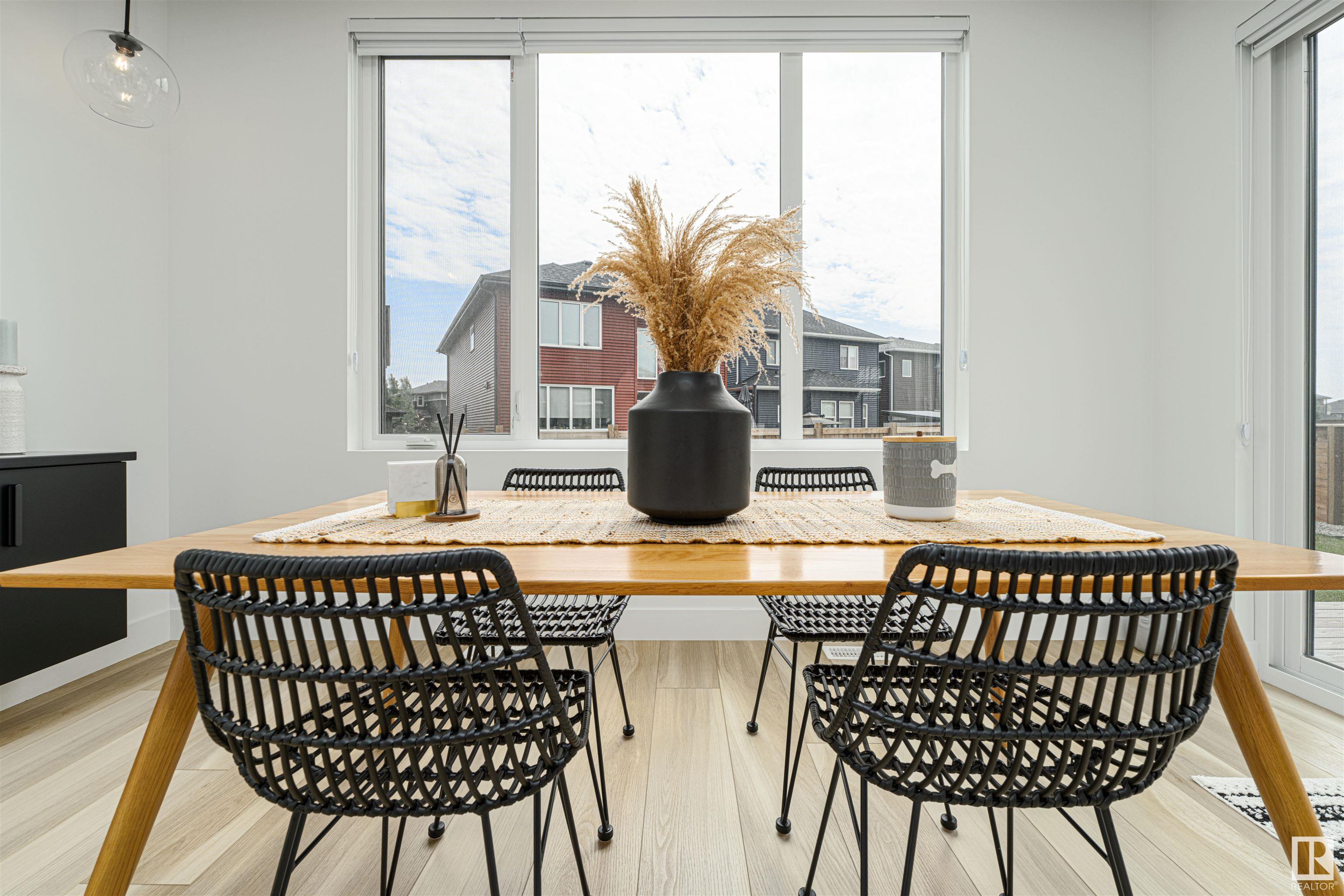 30 ROBERGE Close